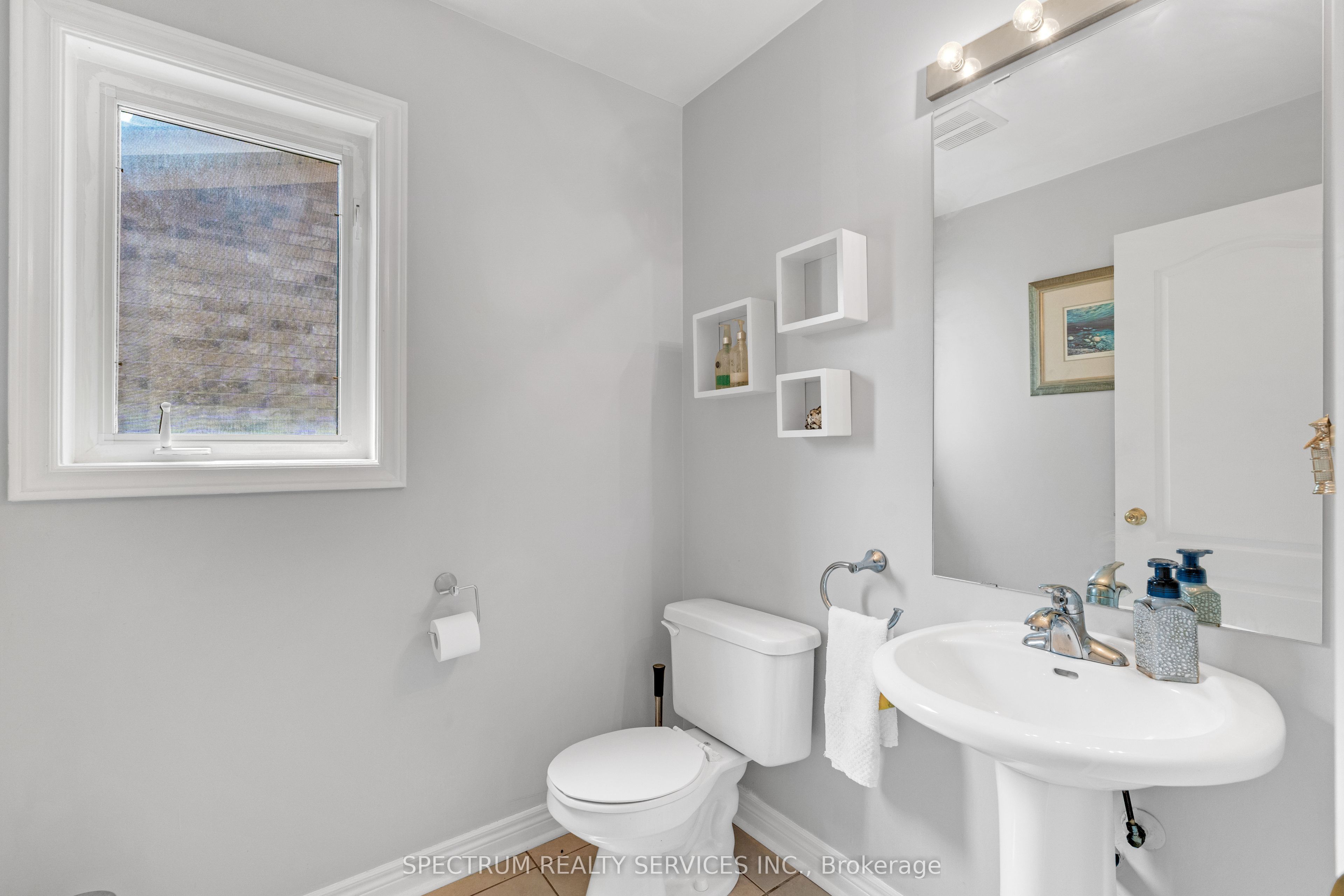 24 Aristocrat Road Property Photo 16
