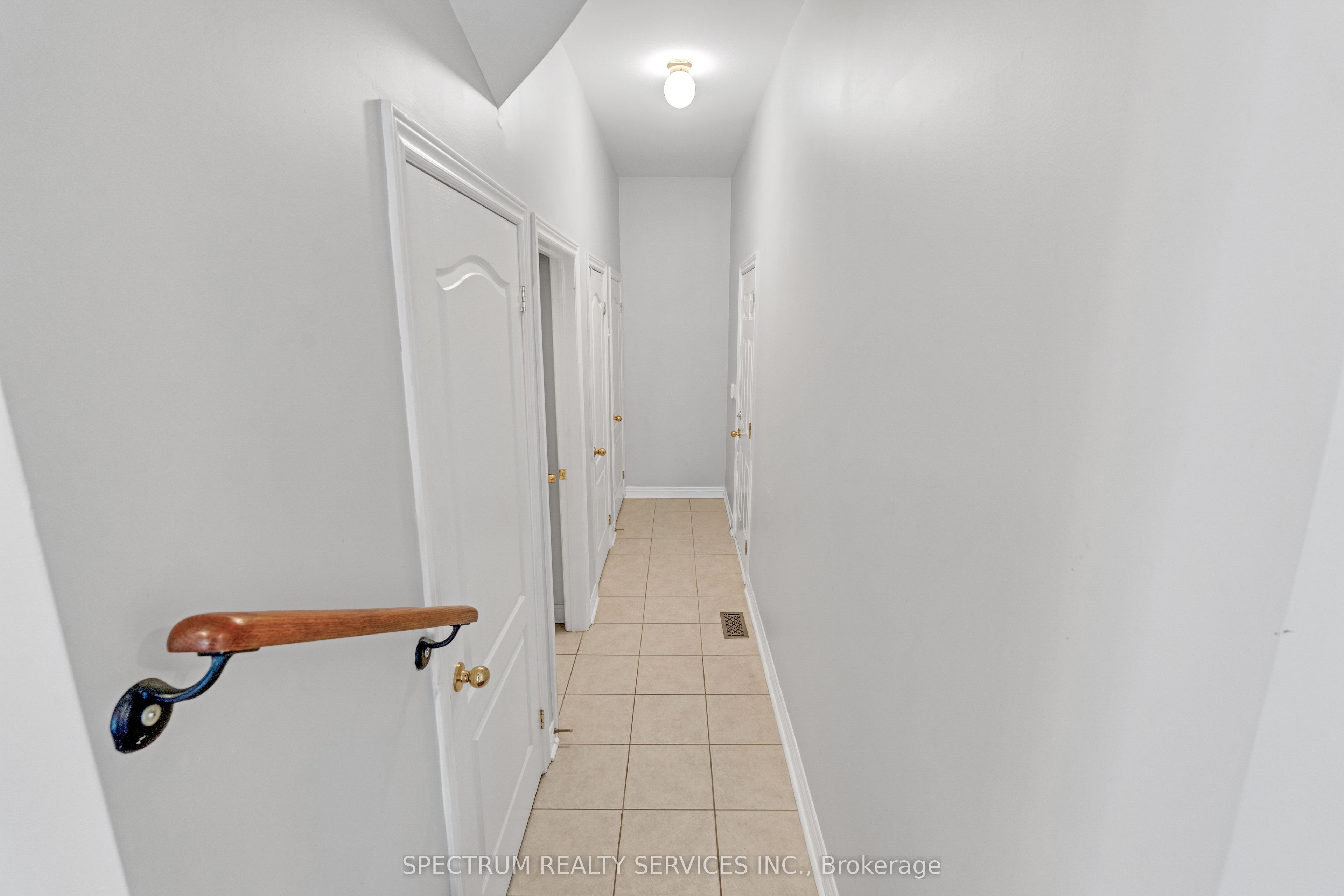 24 Aristocrat Road Property Photo 17