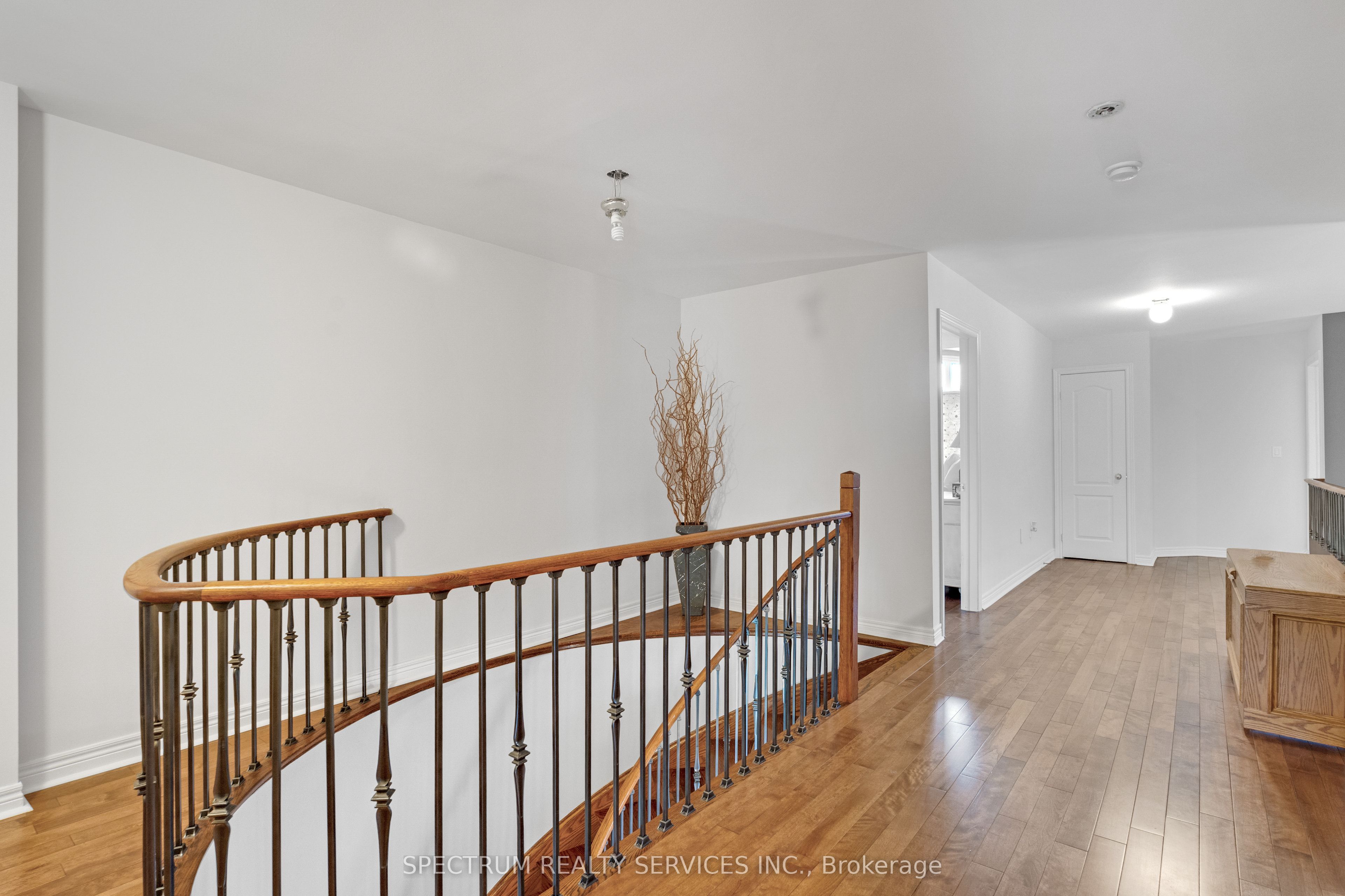 24 Aristocrat Road Property Photo 19