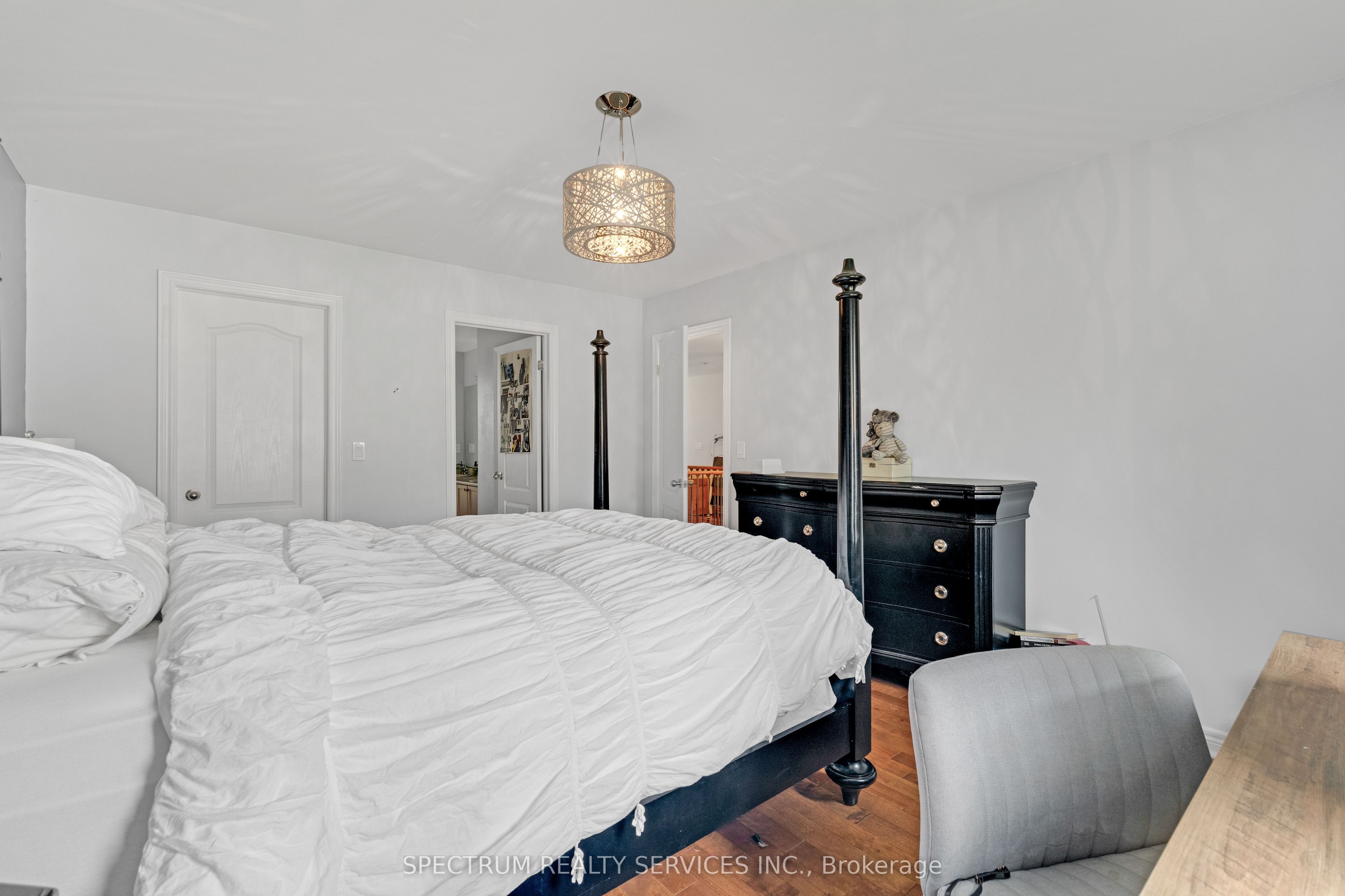 24 Aristocrat Road Property Photo 25