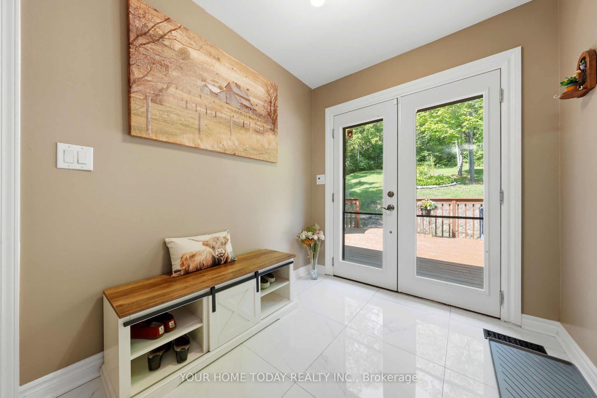 15585 Clayhill Road Property Photo 4