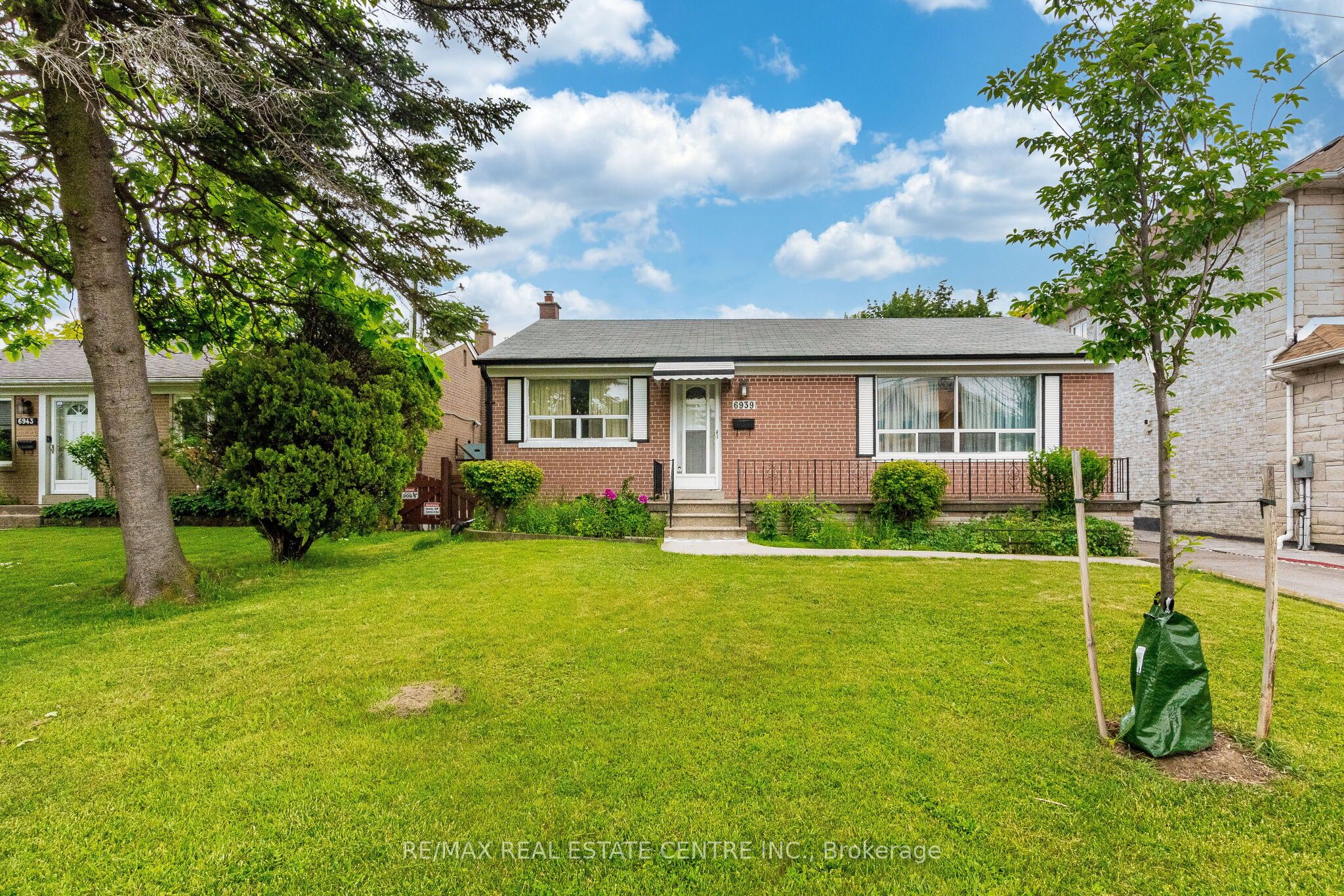6939 Justine Drive Property Photo 1