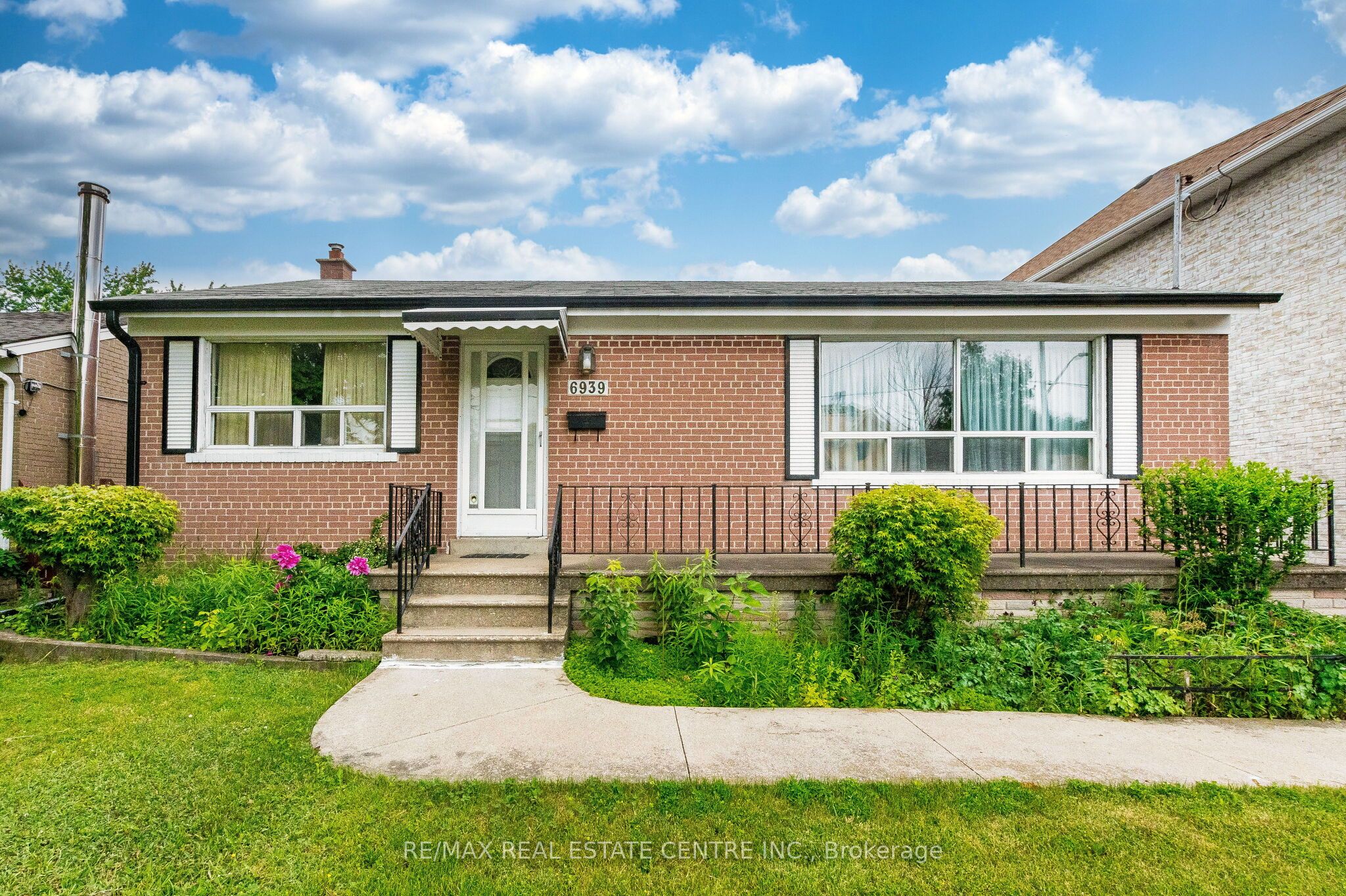 6939 Justine Drive Property Photo 4
