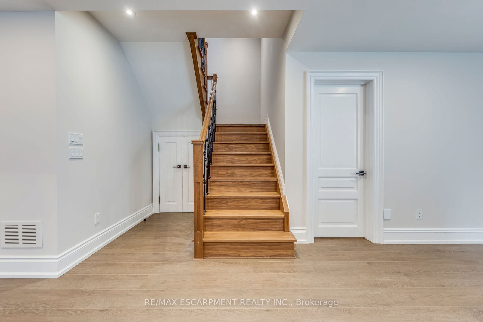 436 Willis Drive Property Photo 38