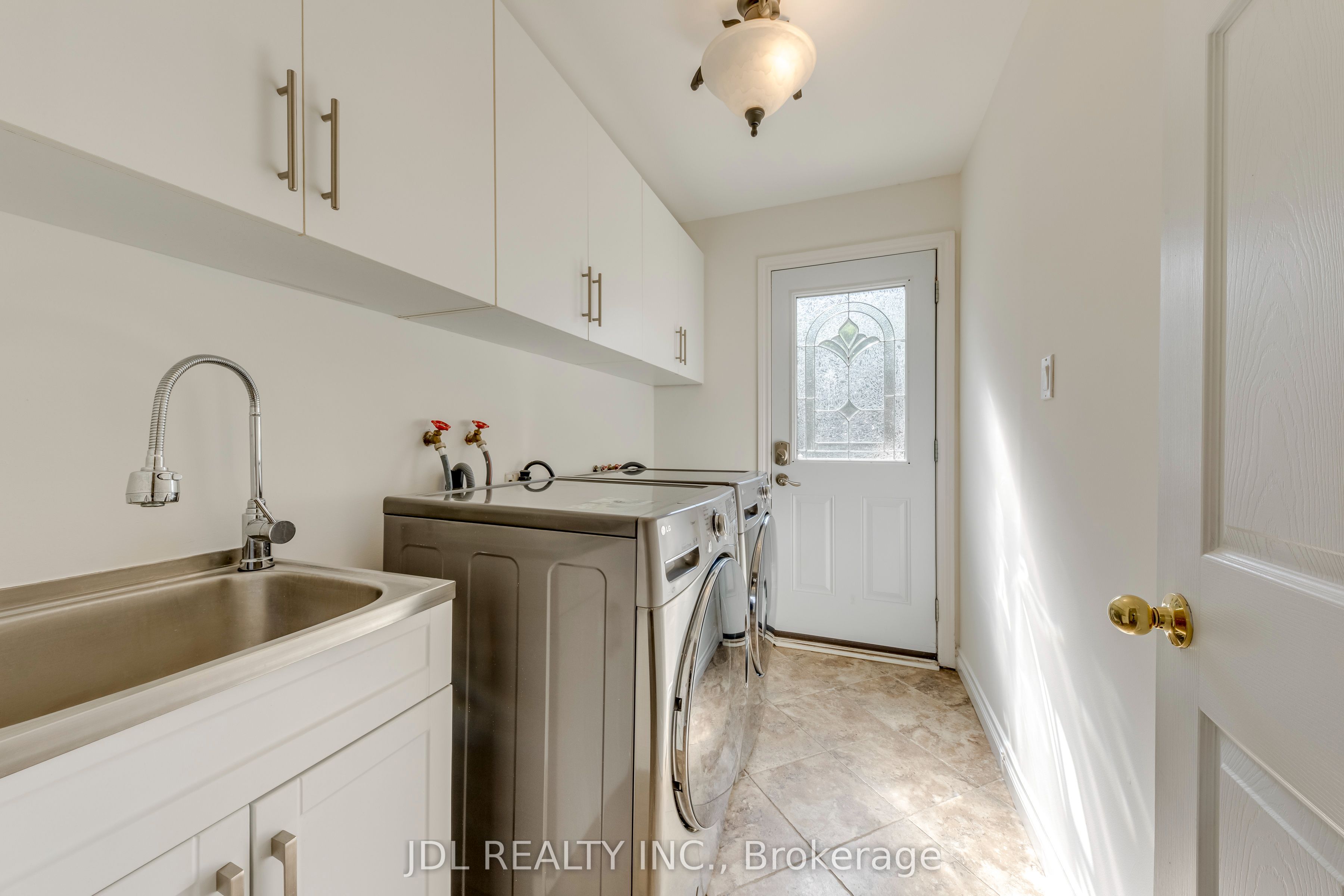 323 Warminster Drive S Property Photo 40