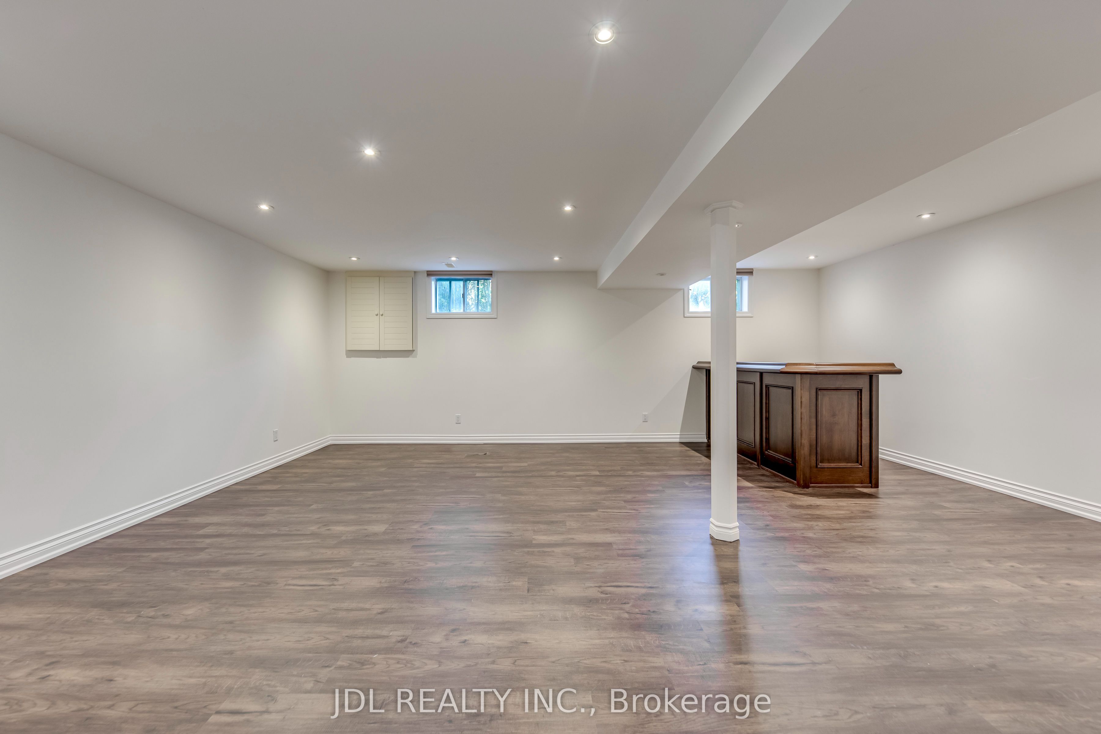 323 Warminster Drive S Property Photo 44