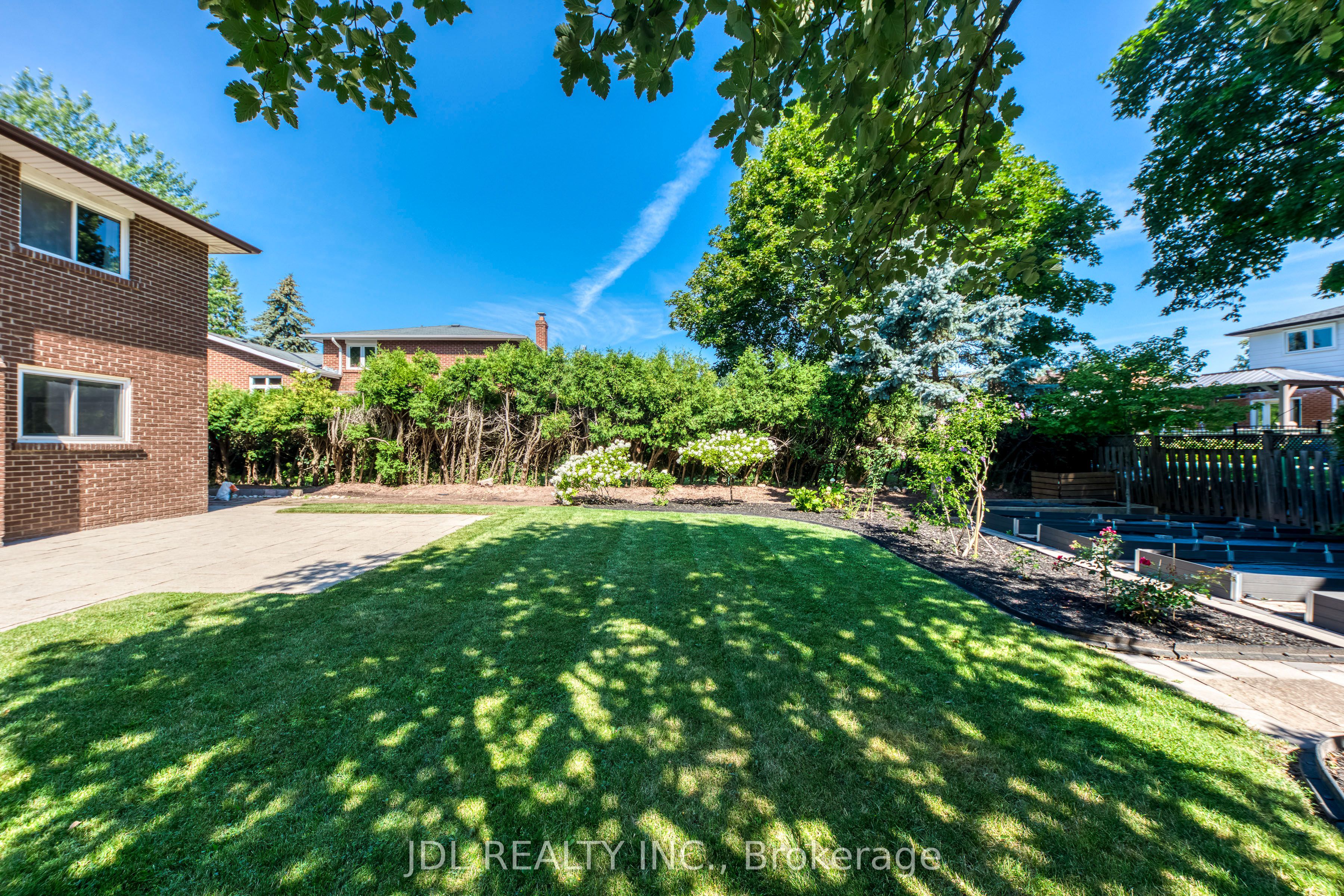 323 Warminster Drive S Property Photo 46