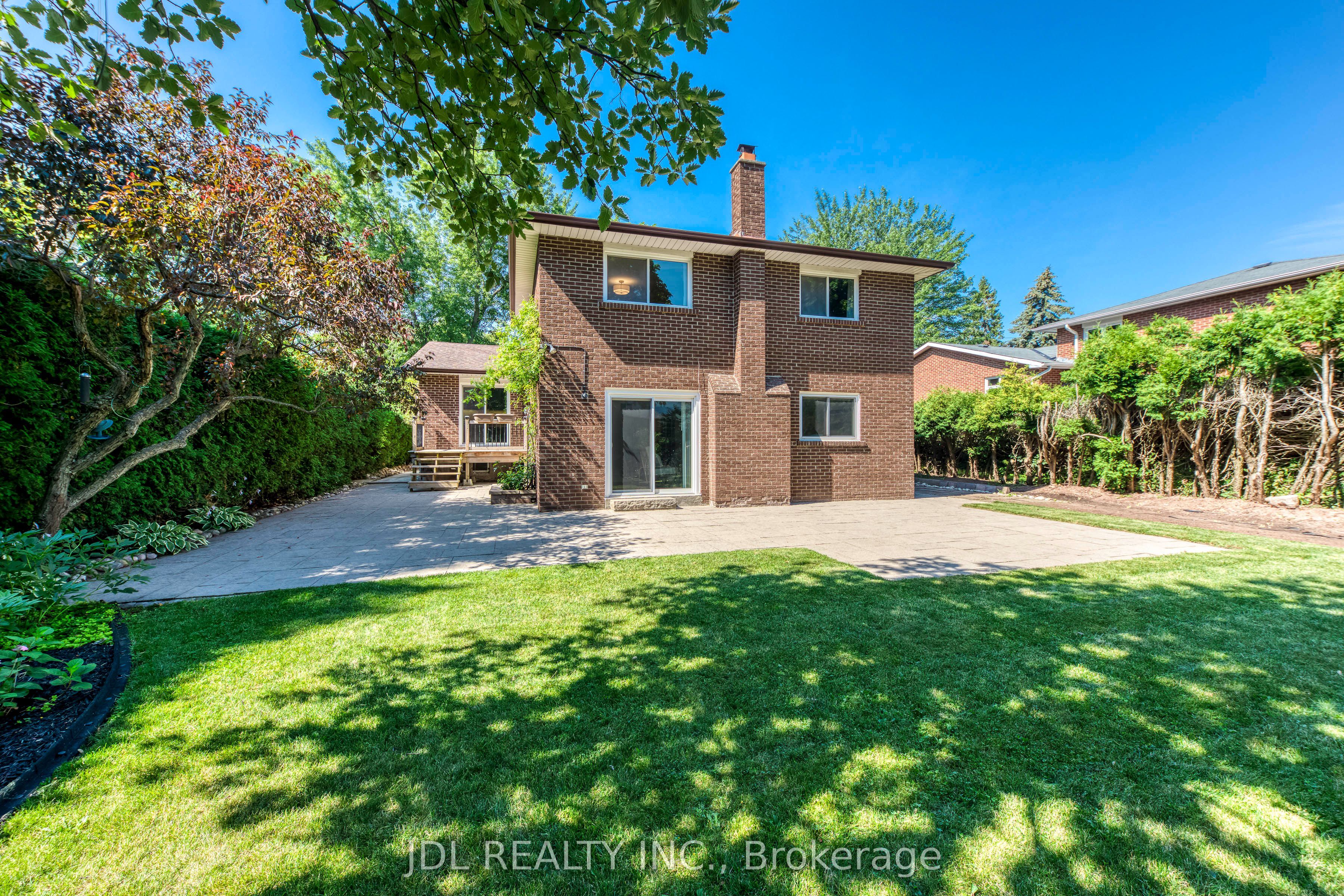 323 Warminster Drive S Property Photo 47