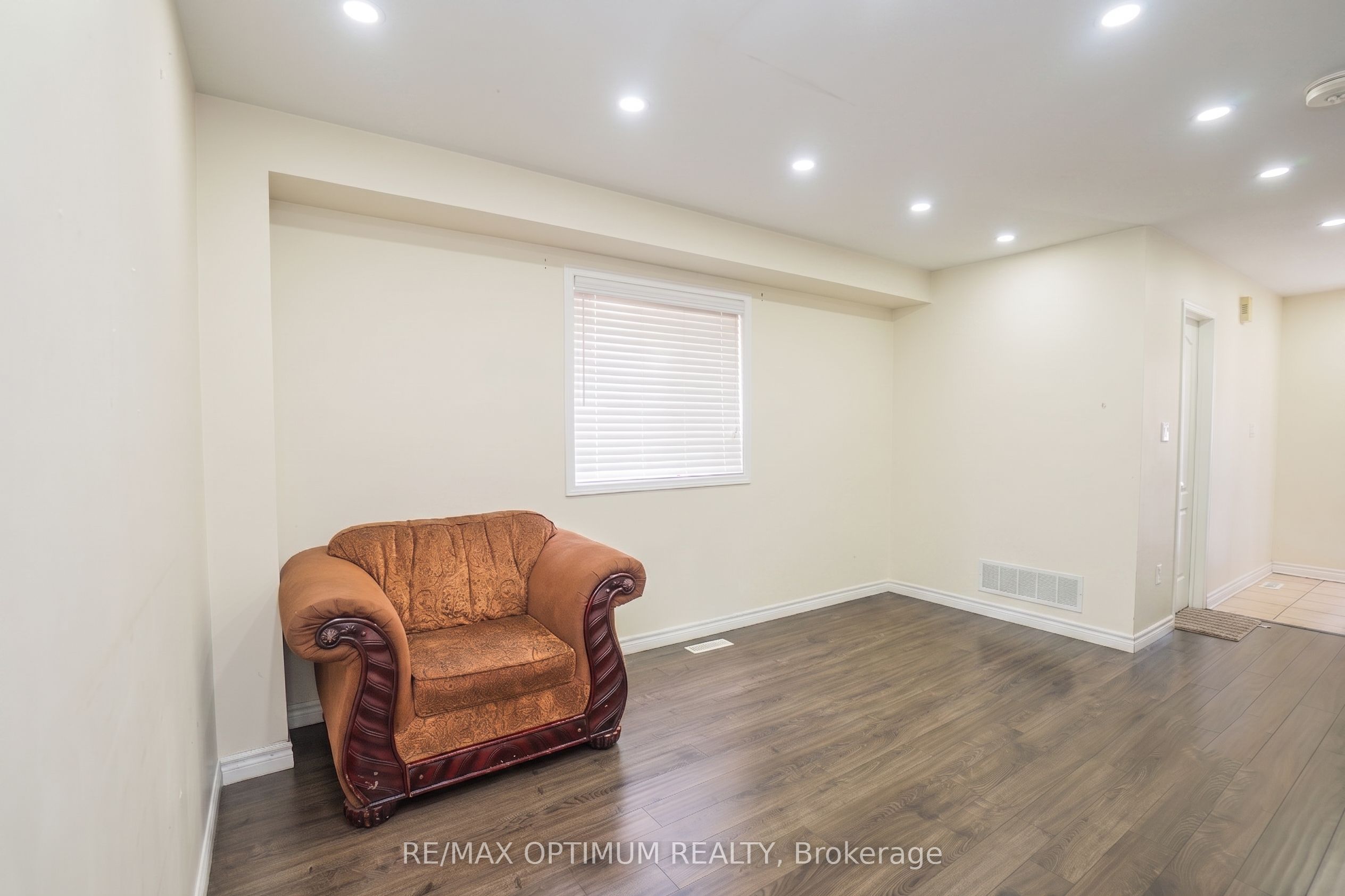 8 Topiary Lane Property Photo 8