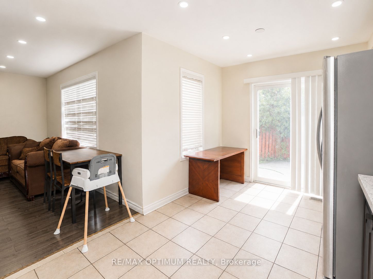 8 Topiary Lane Property Photo 9