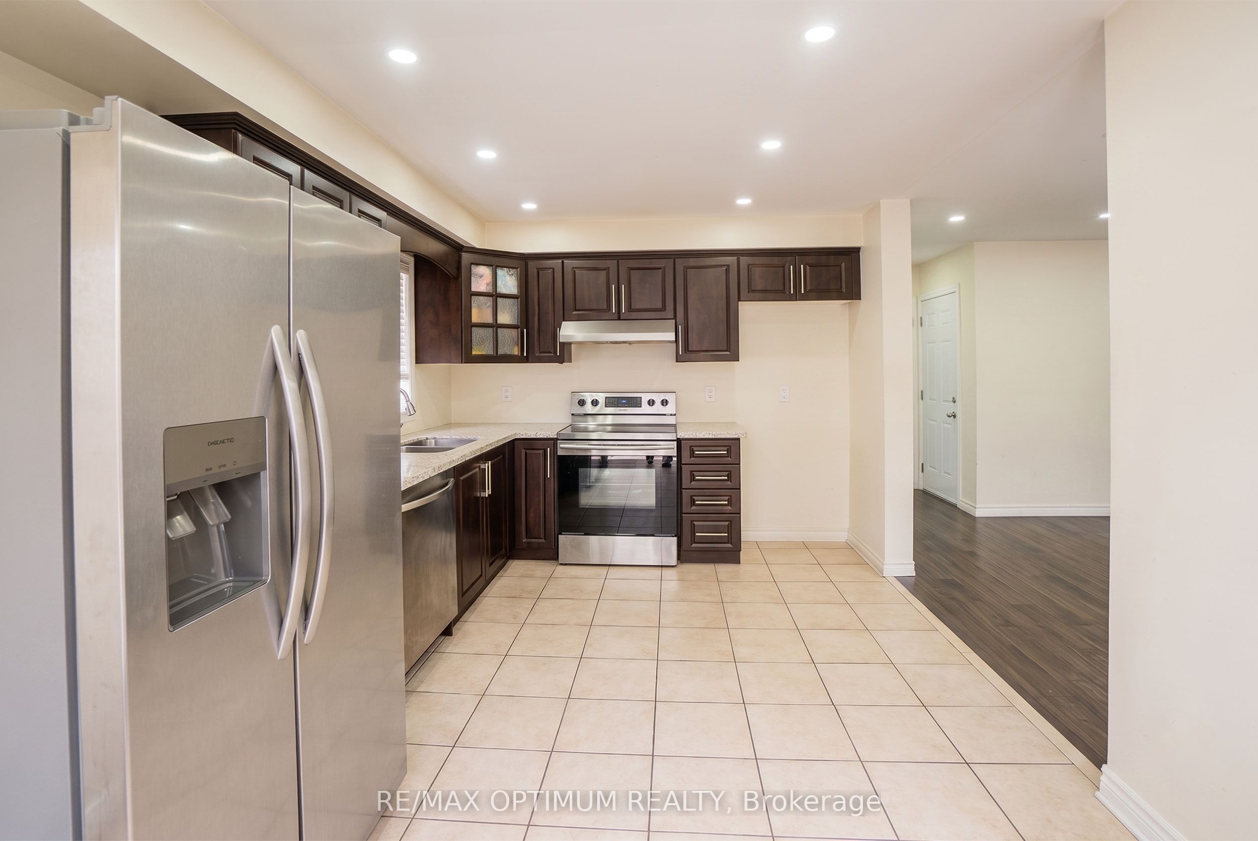 8 Topiary Lane Property Photo 10