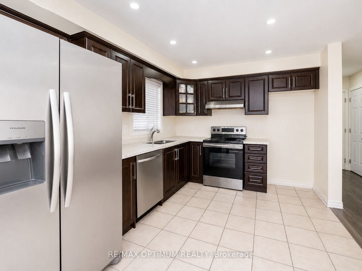 8 Topiary Lane Property Photo 11