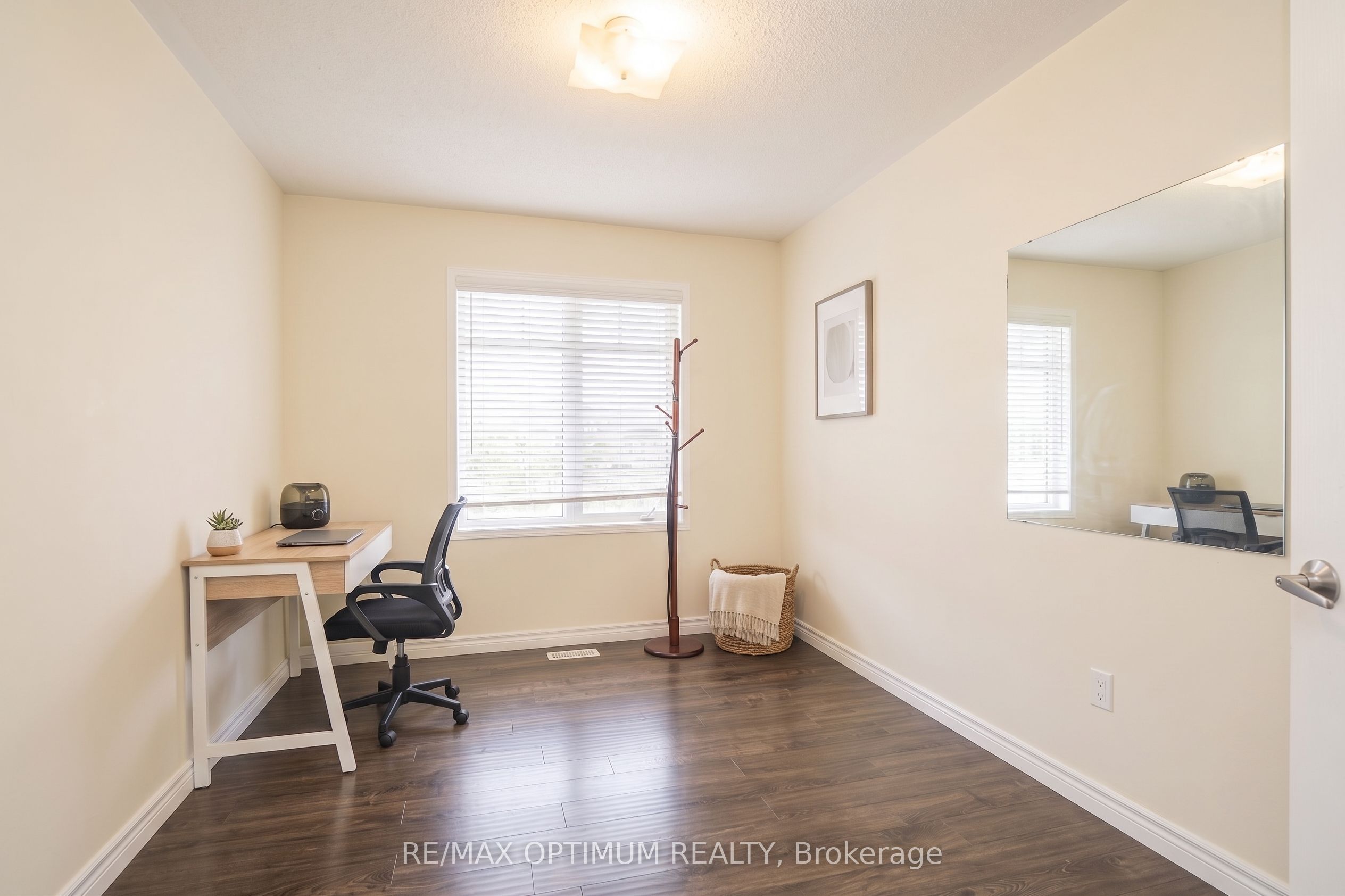 8 Topiary Lane Property Photo 18