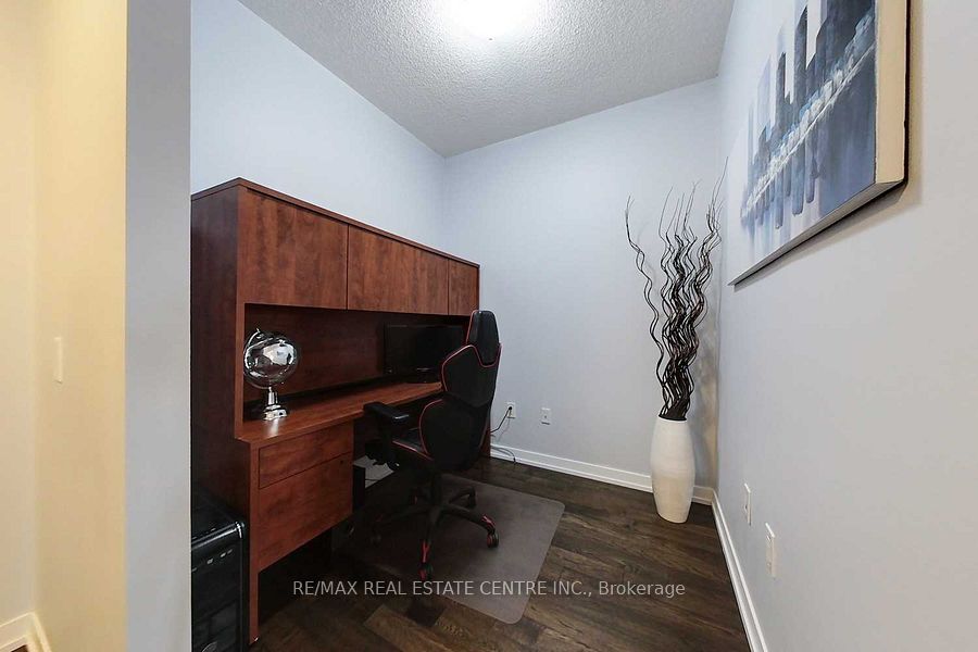 2560 Eglinton Avenue 903 Property Photo 10