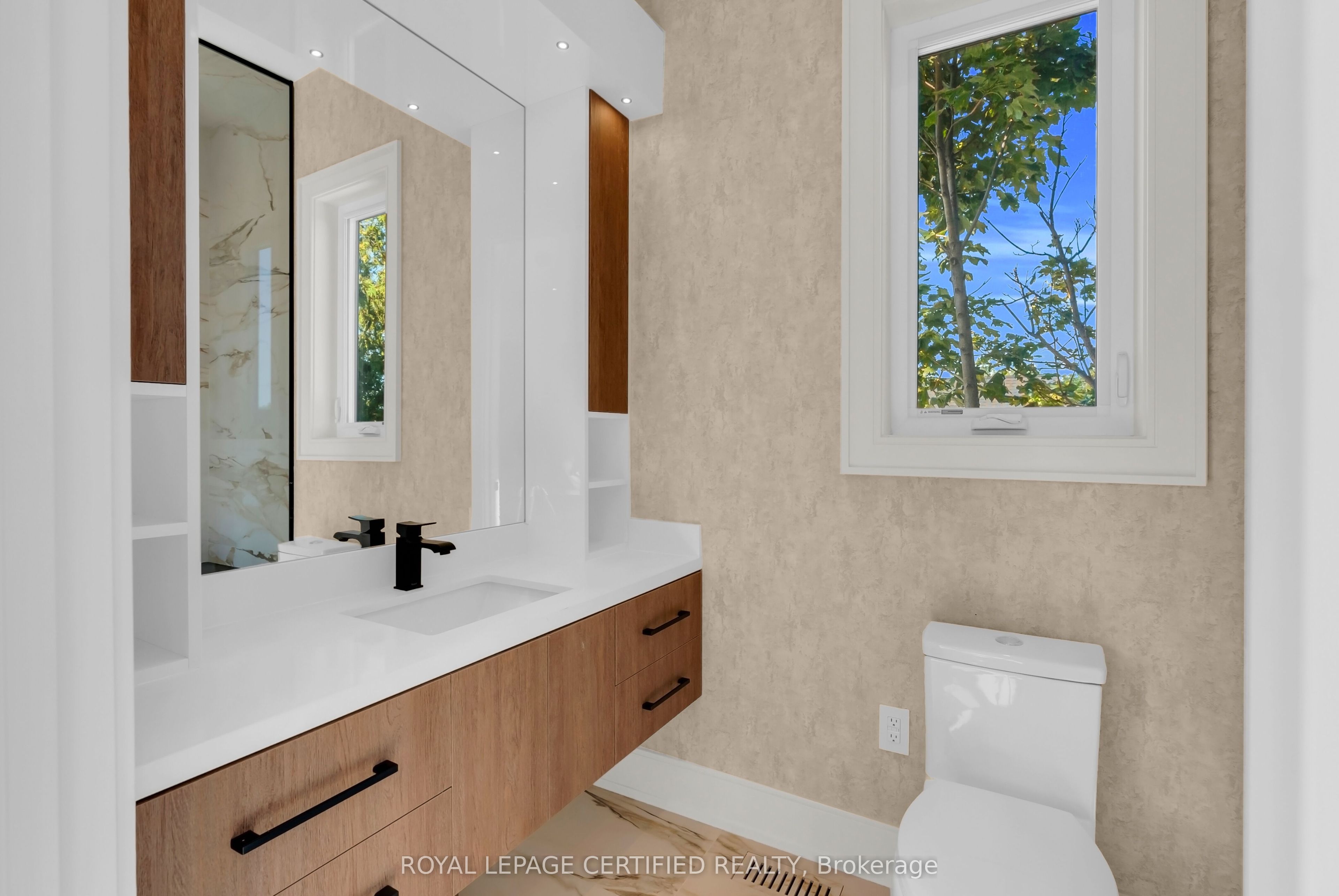 1374 Tansley Drive Property Photo 39