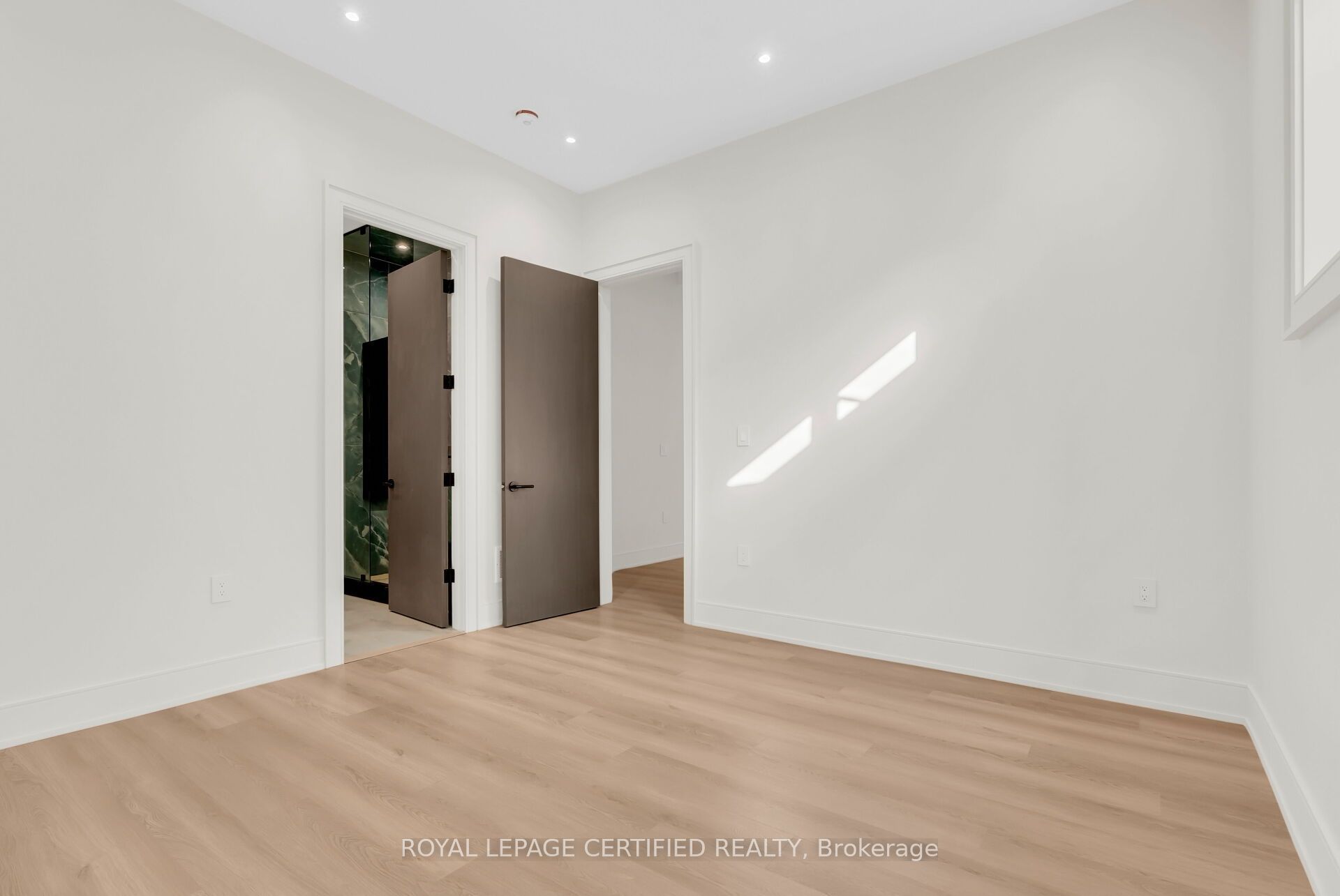 1374 Tansley Drive Property Photo 43