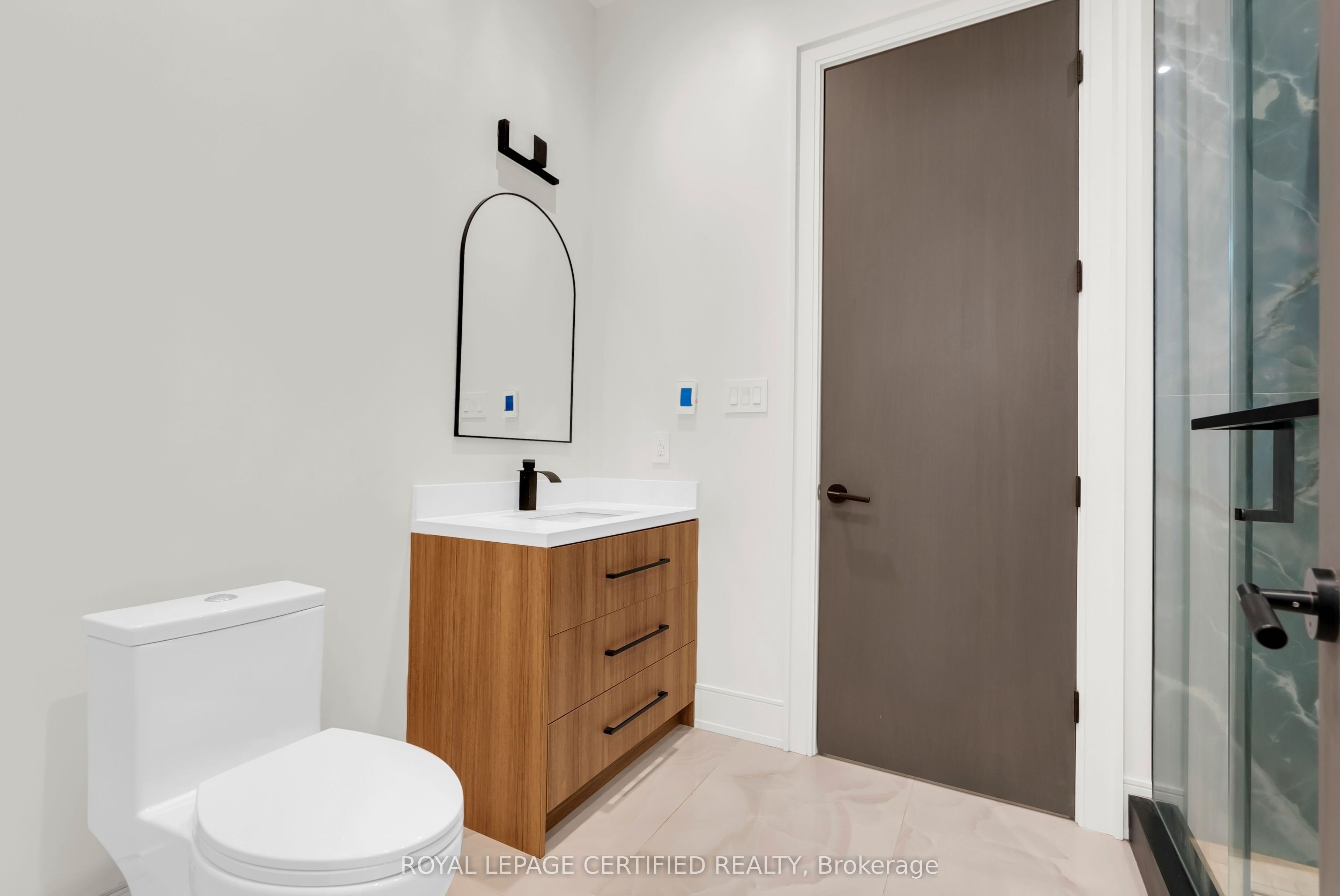 1374 Tansley Drive Property Photo 45