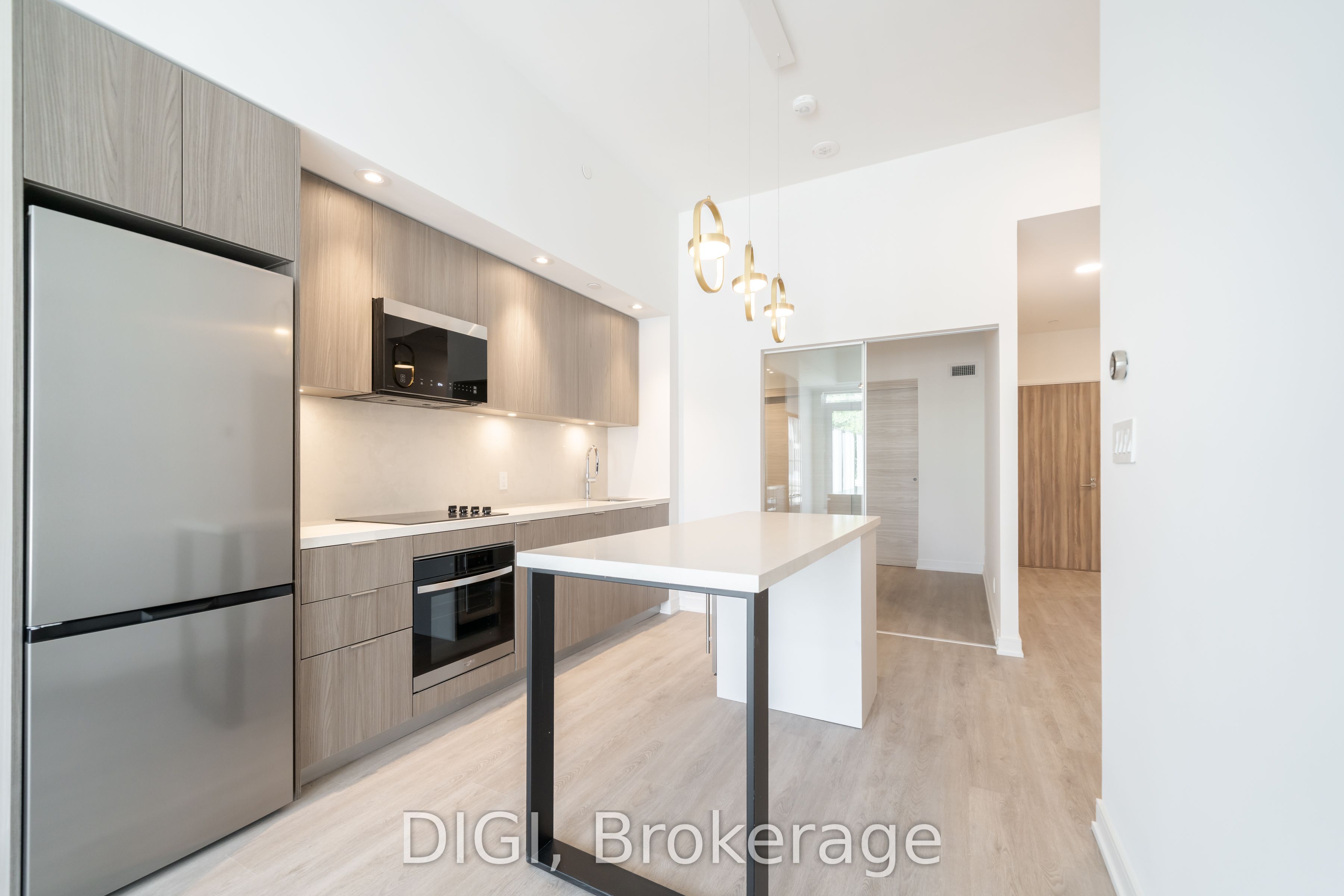 485 Perth Avenue W426 Property Photo 3