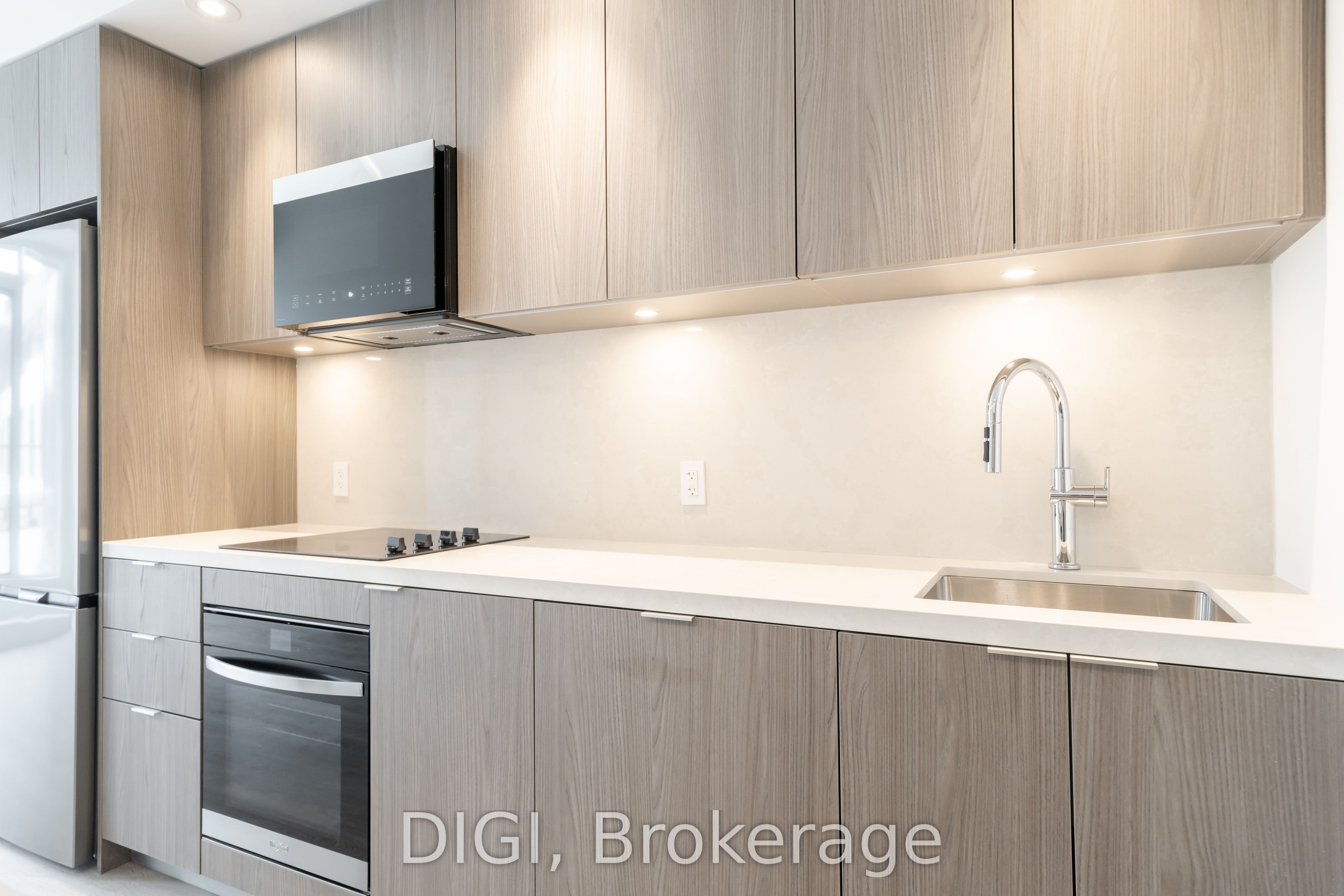 485 Perth Avenue W426 Property Photo 5