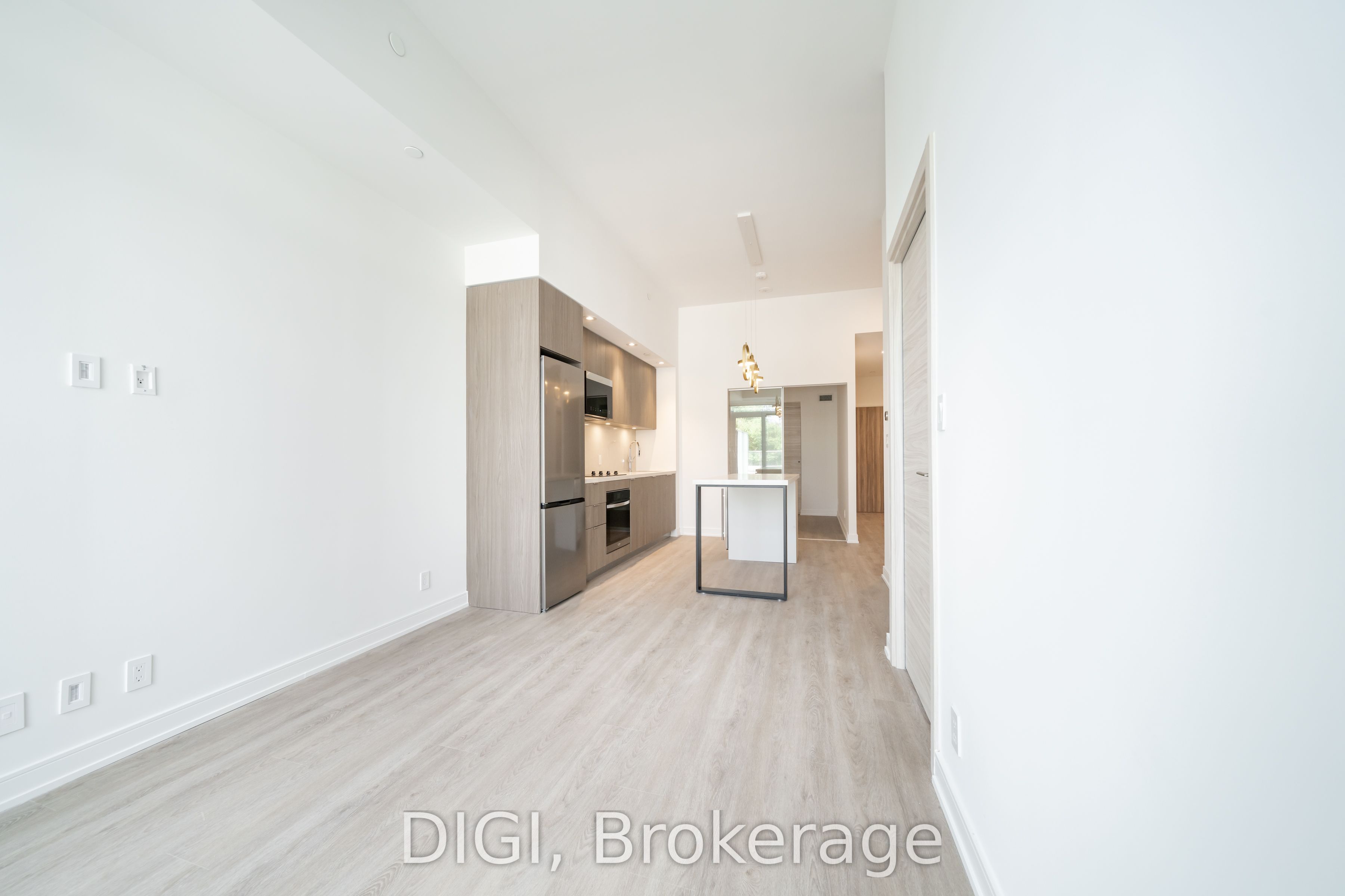 485 Perth Avenue W426 Property Photo 7