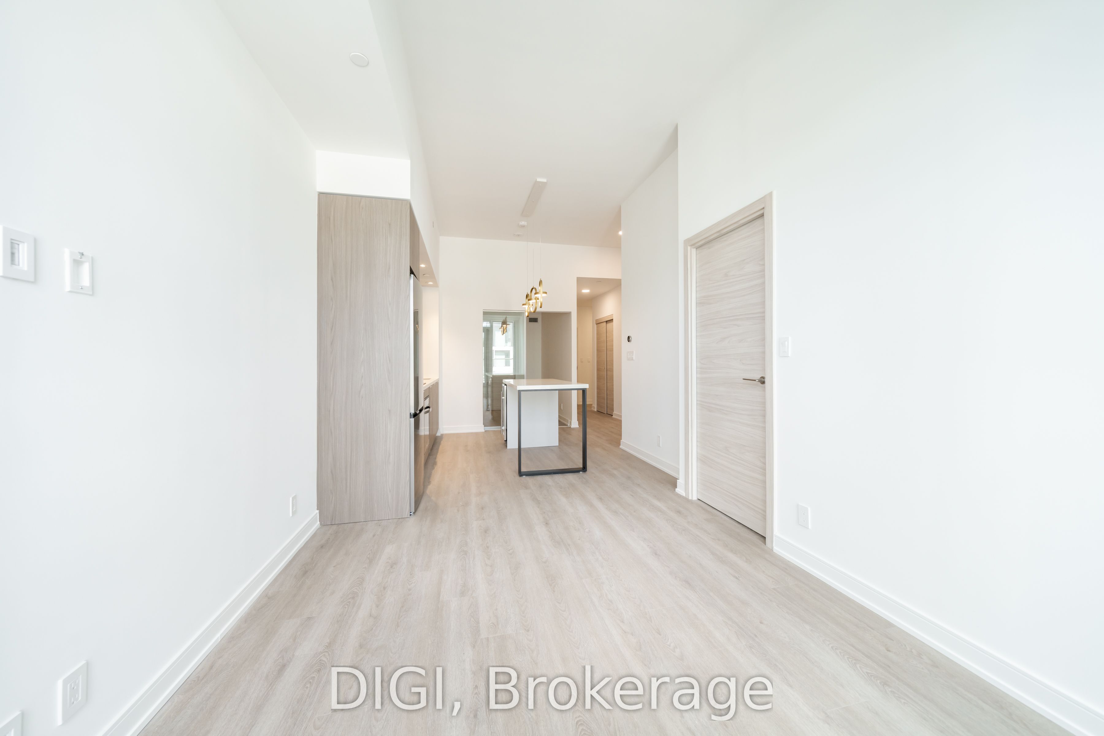 485 Perth Avenue W426 Property Photo 8