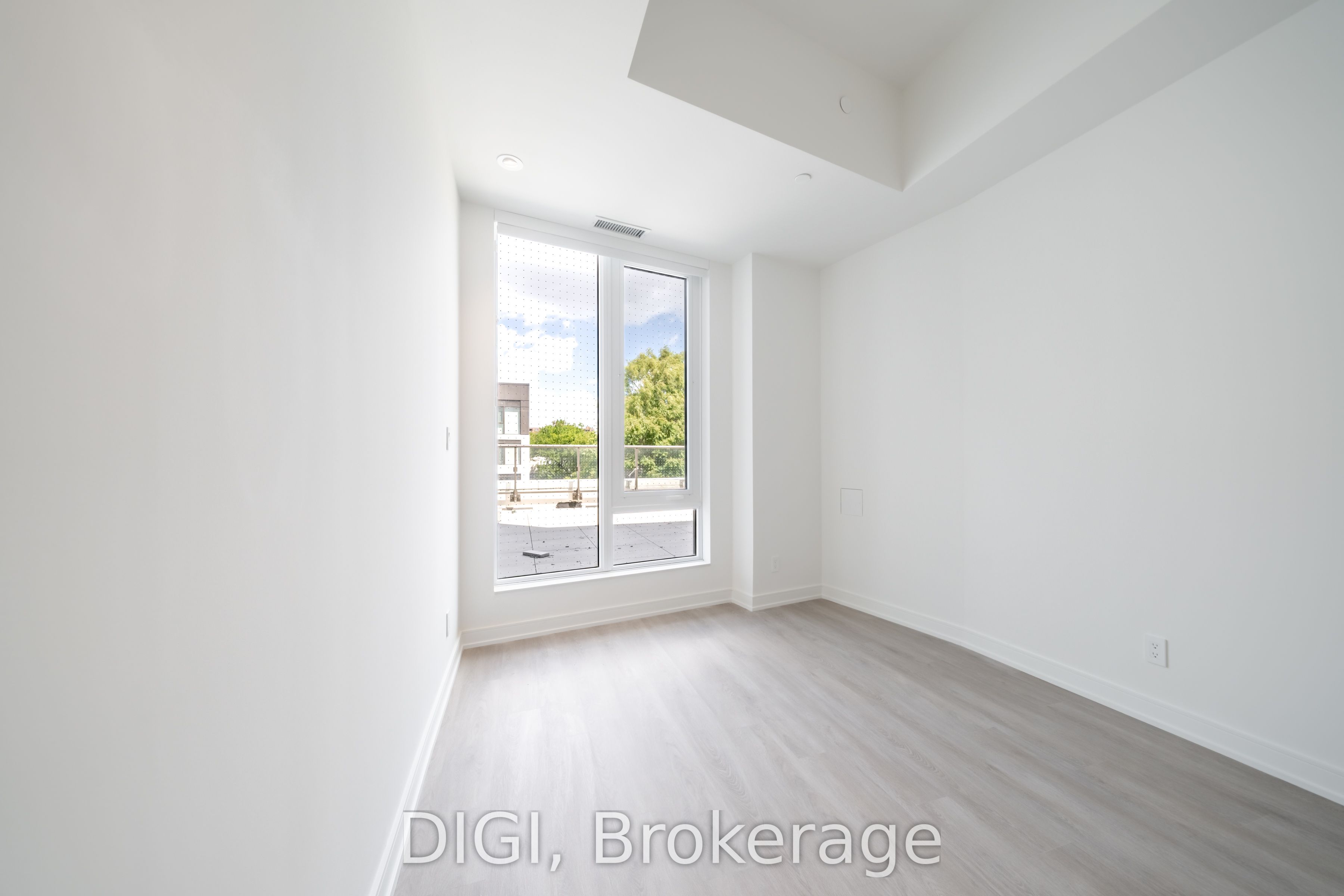 485 Perth Avenue W426 Property Photo 12