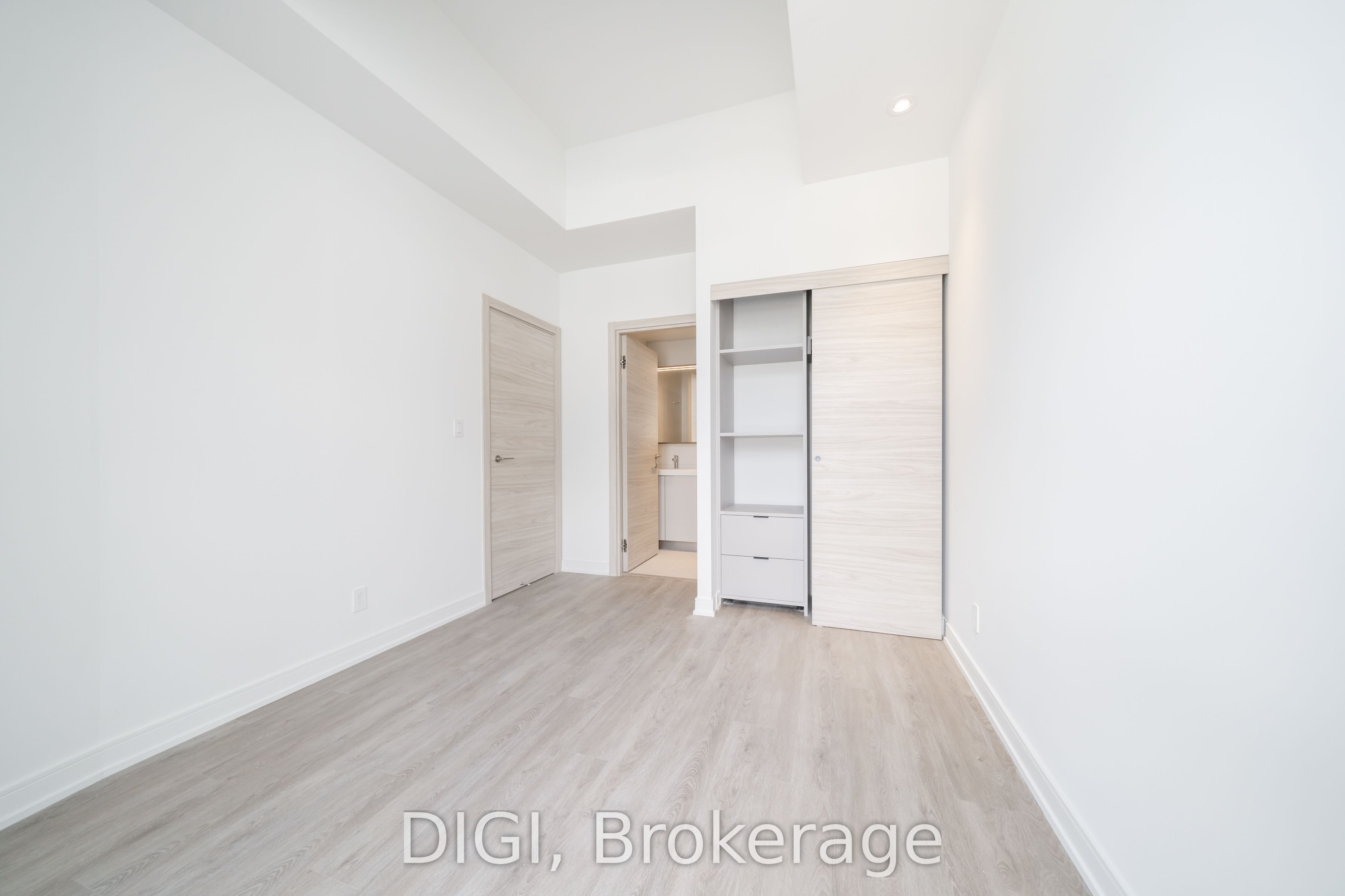 485 Perth Avenue W426 Property Photo 13