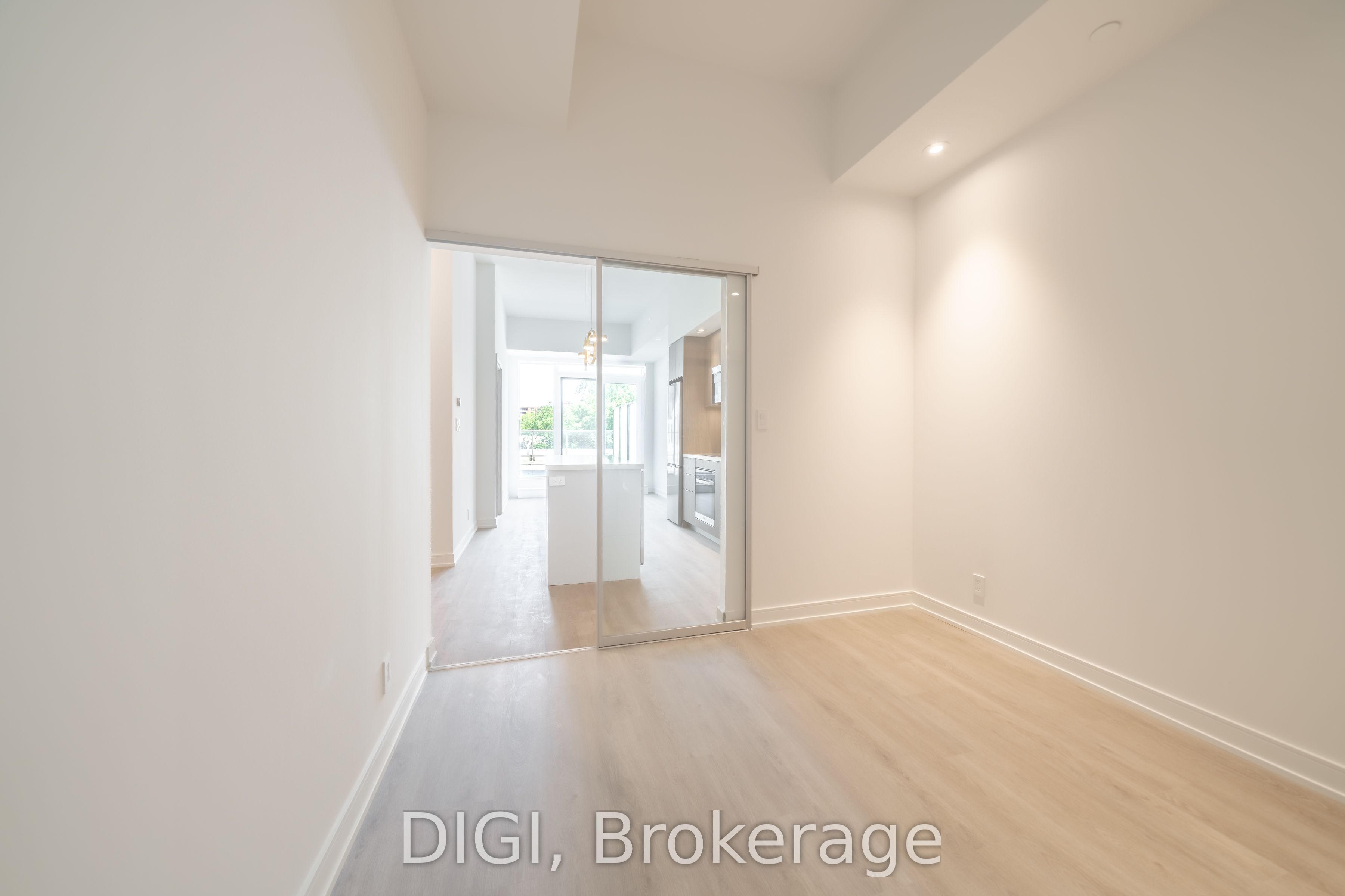485 Perth Avenue W426 Property Photo 16