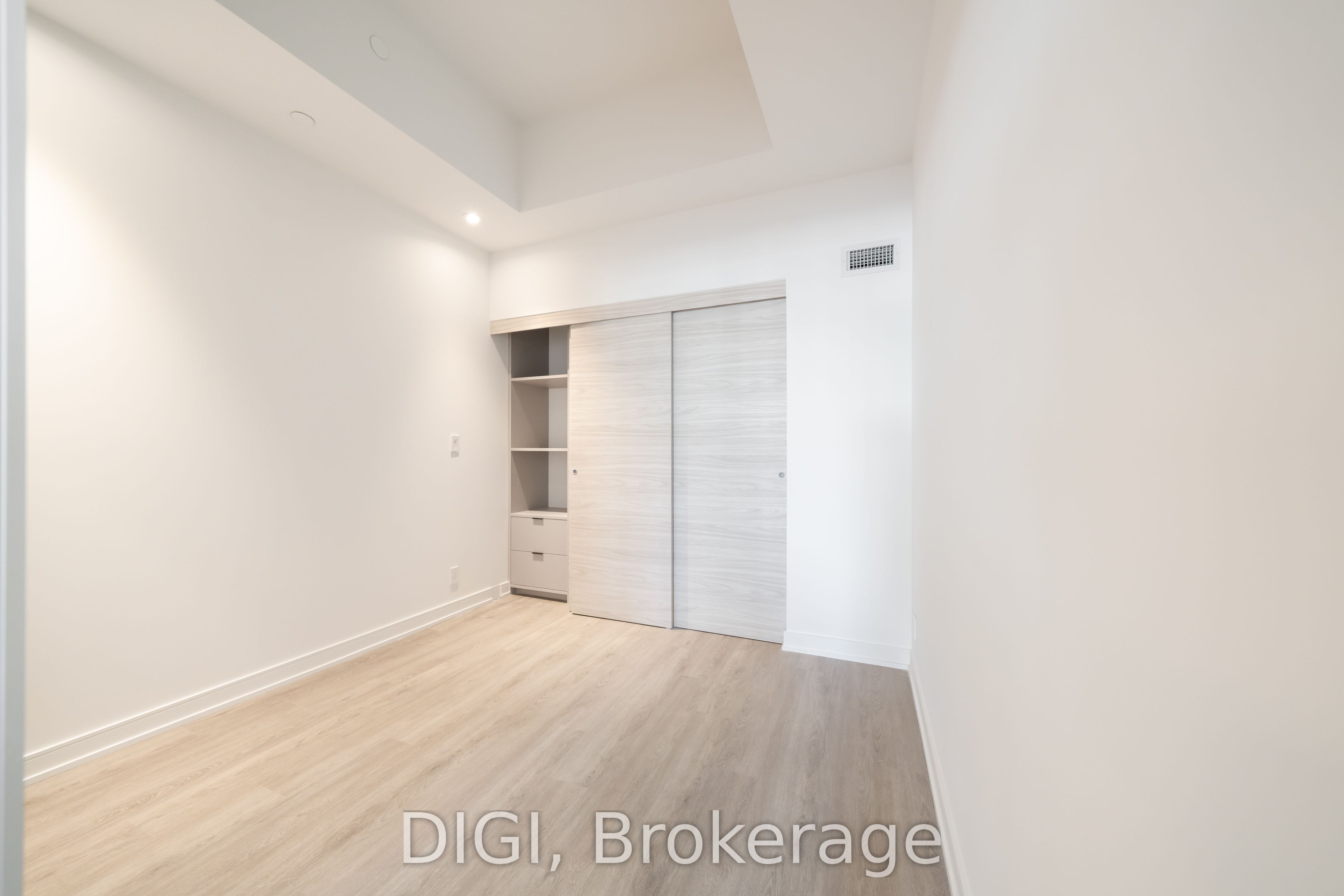 485 Perth Avenue W426 Property Photo 18
