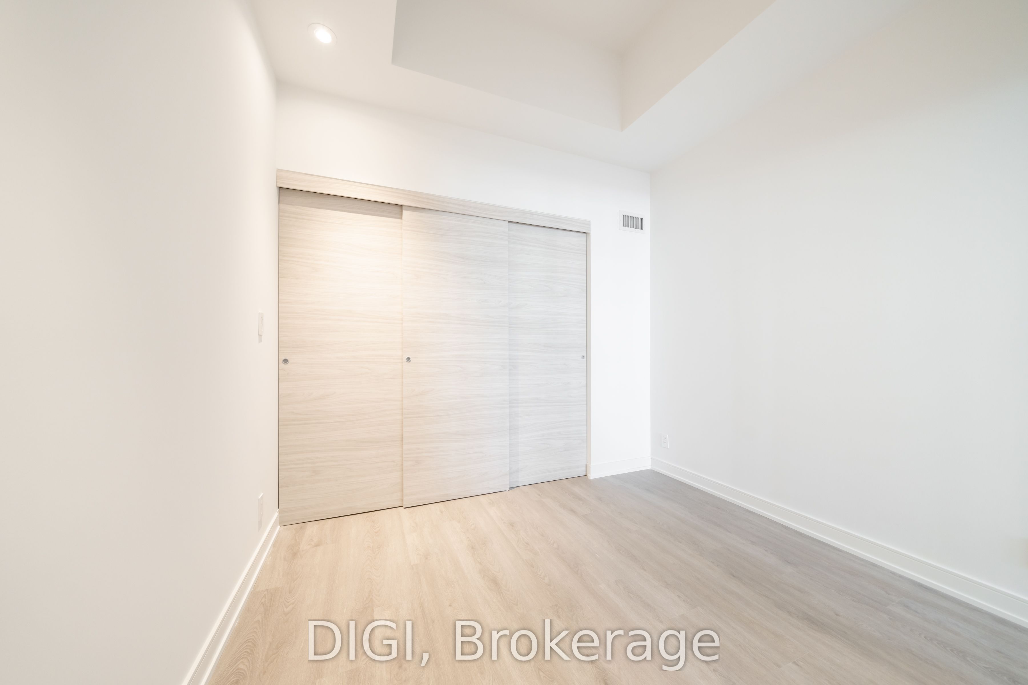 485 Perth Avenue W426 Property Photo 19