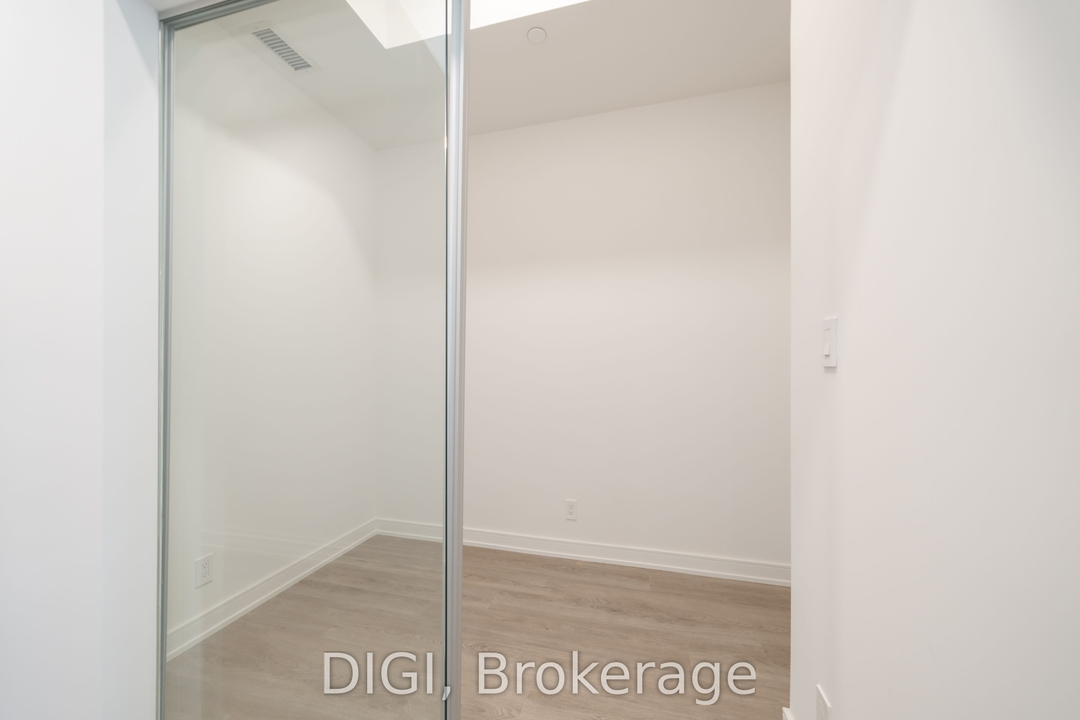 485 Perth Avenue W426 Property Photo 22
