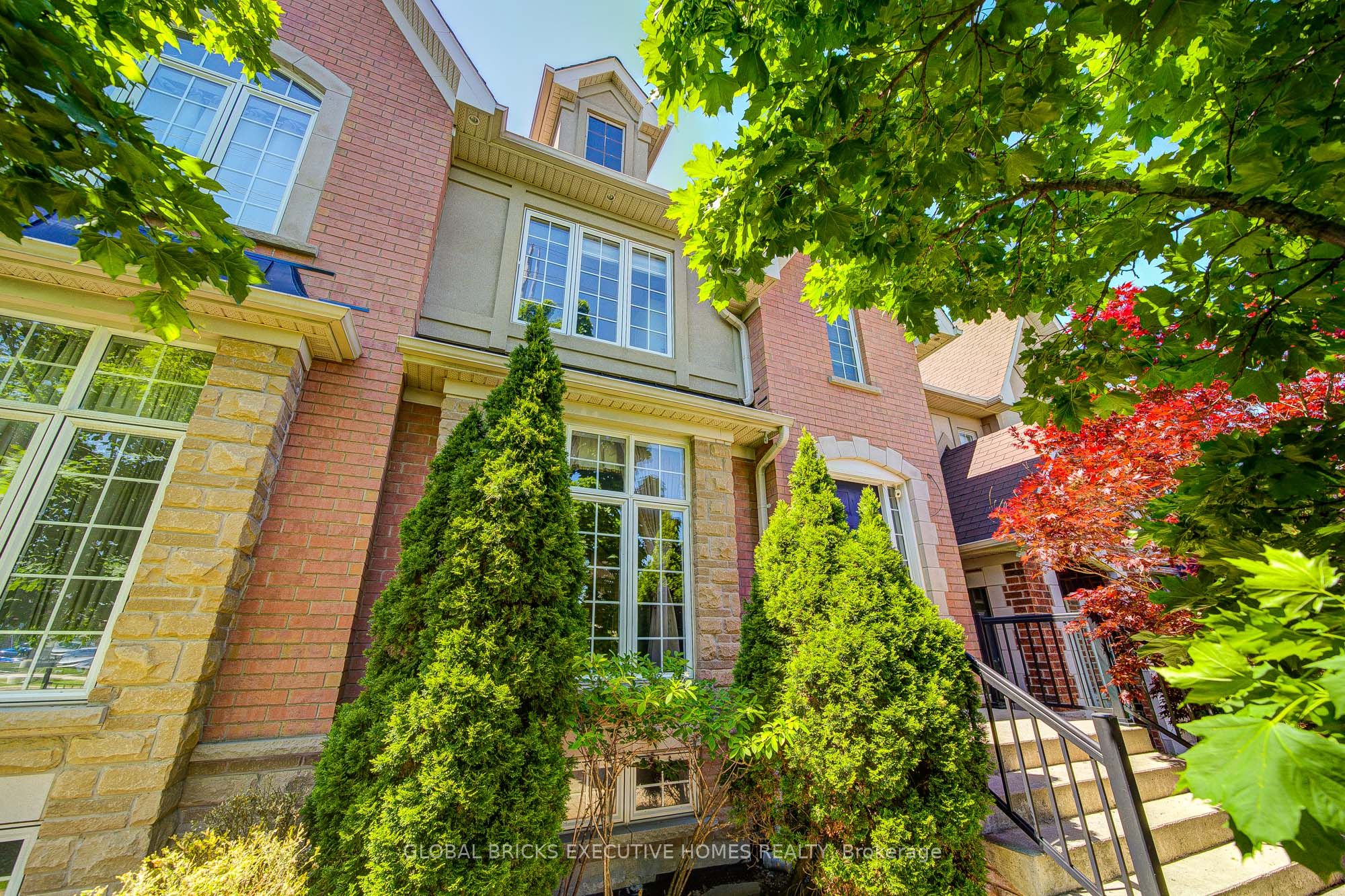 3885 Eglinton Avenue Property Photo 1