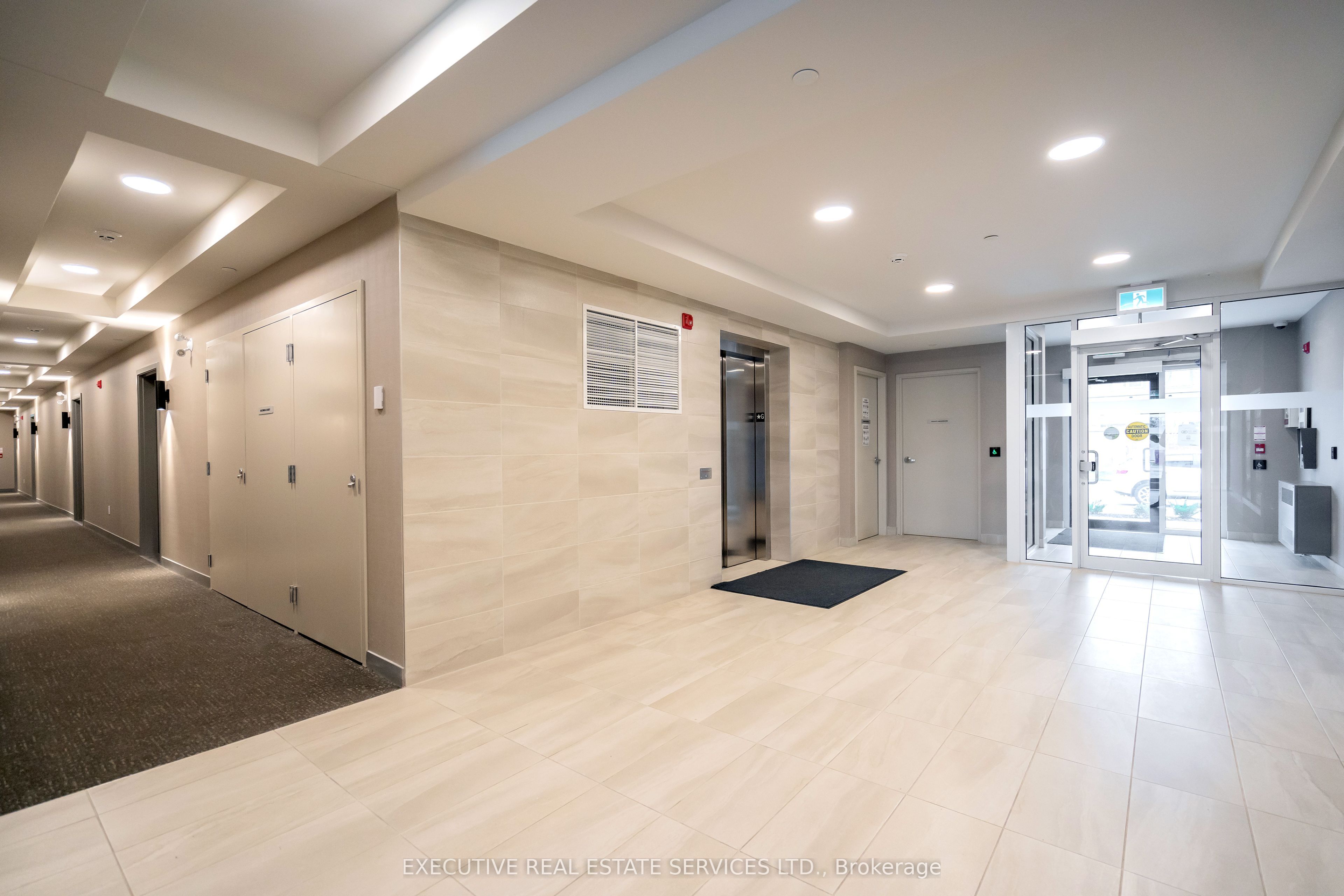 58 Sky Harbour Drive 402 Property Photo 10