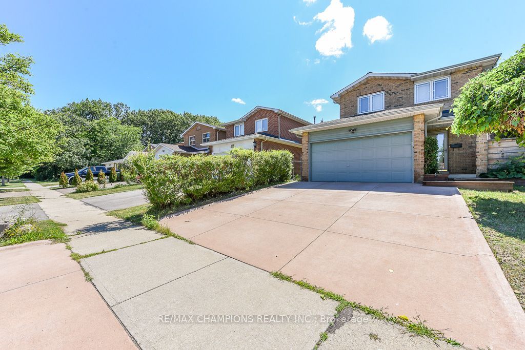 163 Simmons Boulevard Property Photo 2
