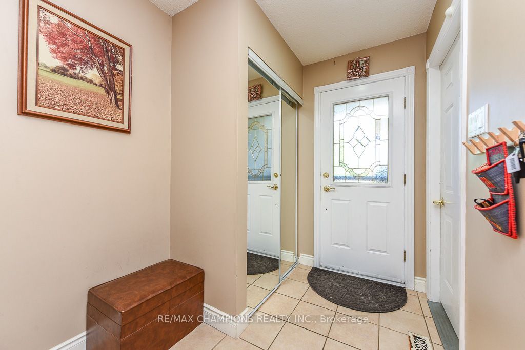 163 Simmons Boulevard Property Photo 4