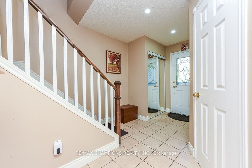 163 Simmons Boulevard Property Photo 5