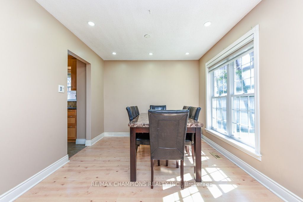 163 Simmons Boulevard Property Photo 8