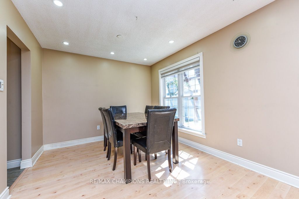 163 Simmons Boulevard Property Photo 9