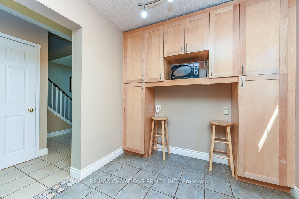 163 Simmons Boulevard Property Photo 12