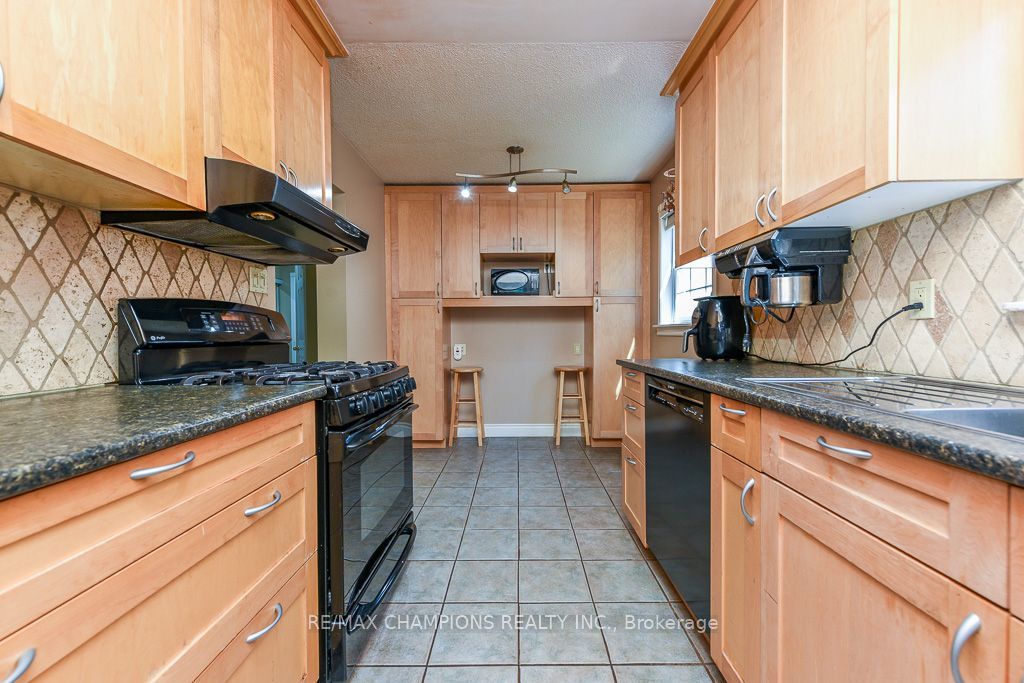 163 Simmons Boulevard Property Photo 14