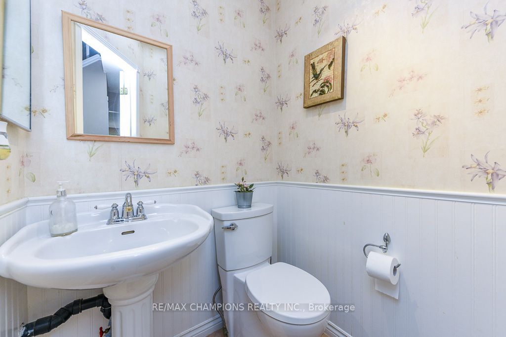 163 Simmons Boulevard Property Photo 15