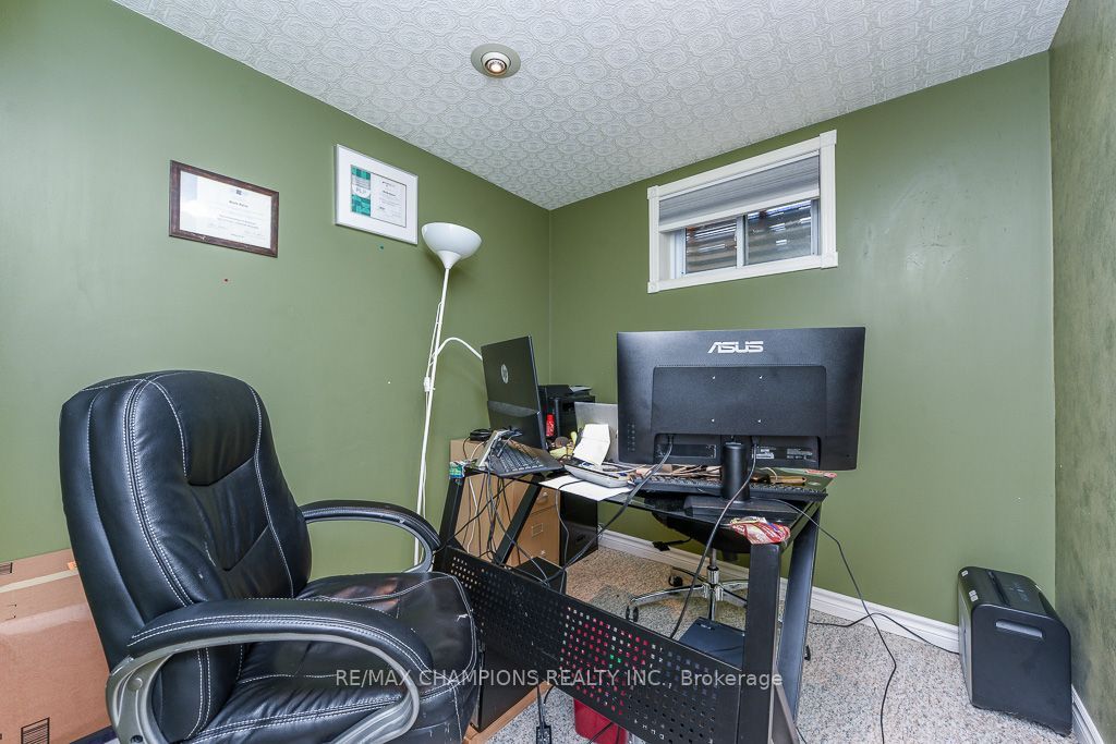 163 Simmons Boulevard Property Photo 42