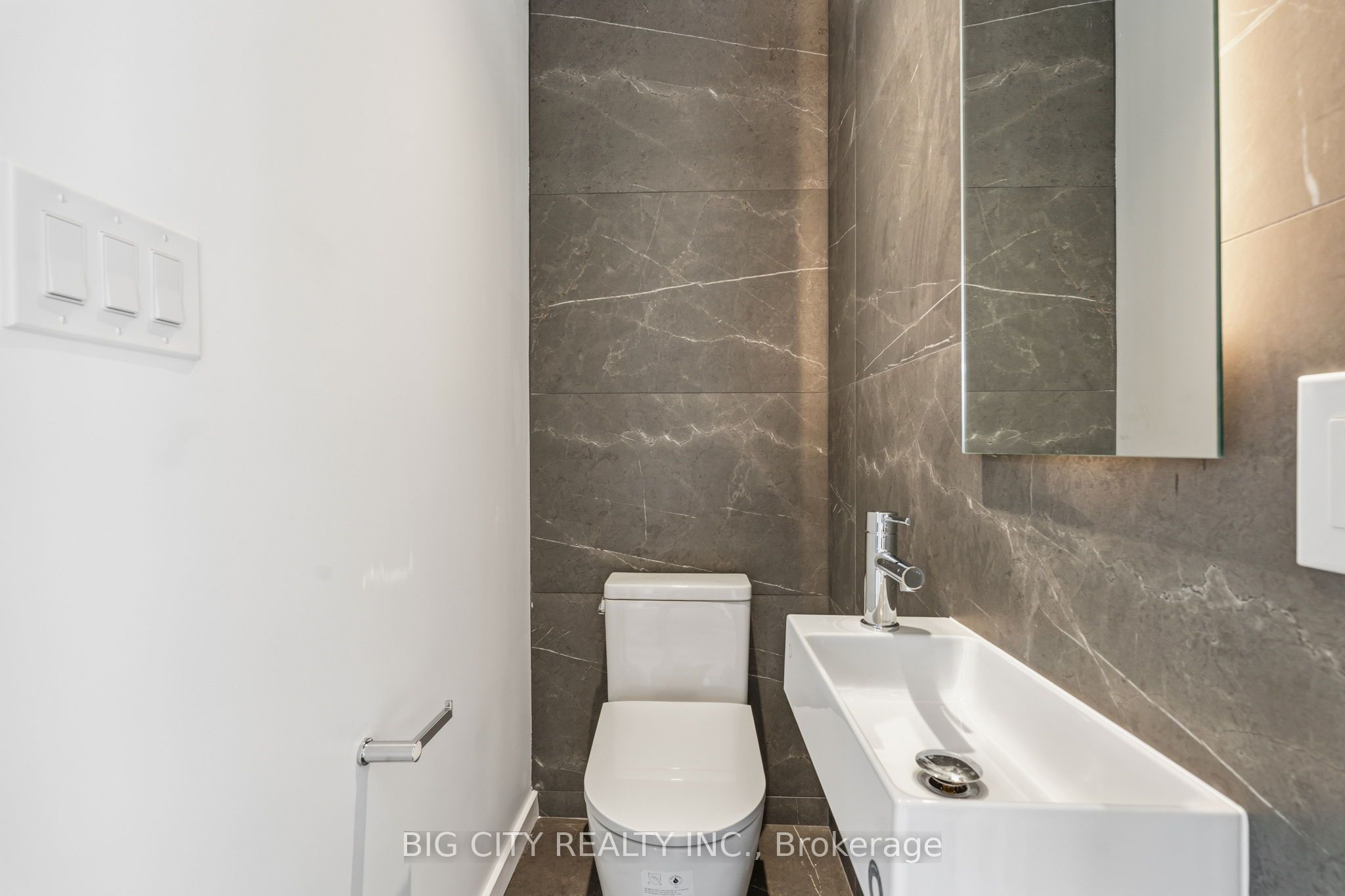 276 Lanor Avenue 3 Property Photo 19