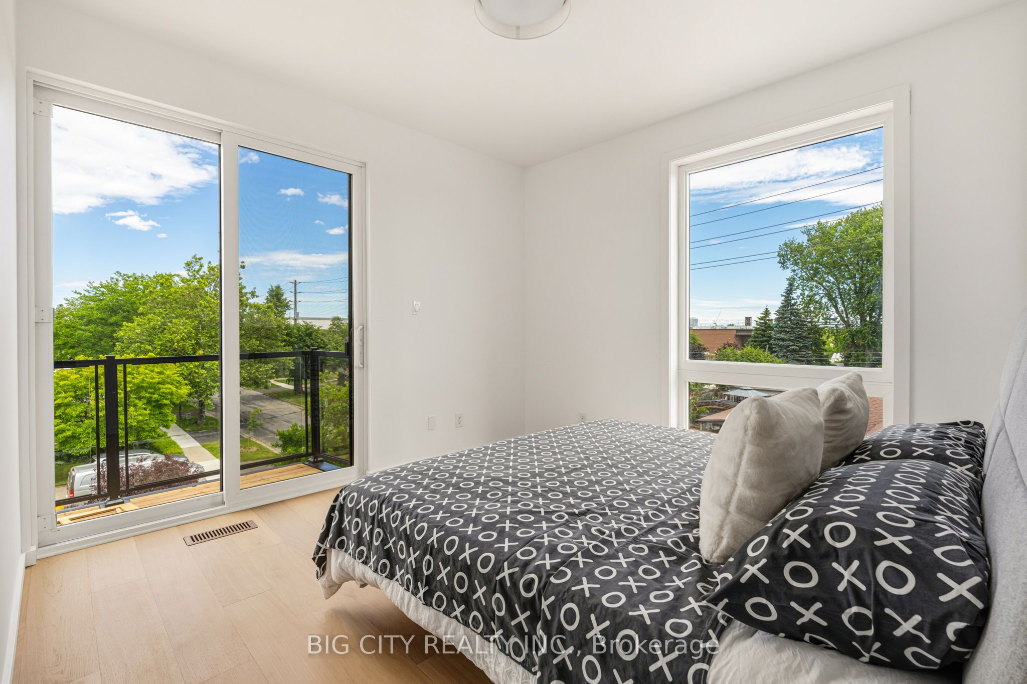 276 Lanor Avenue 3 Property Photo 24