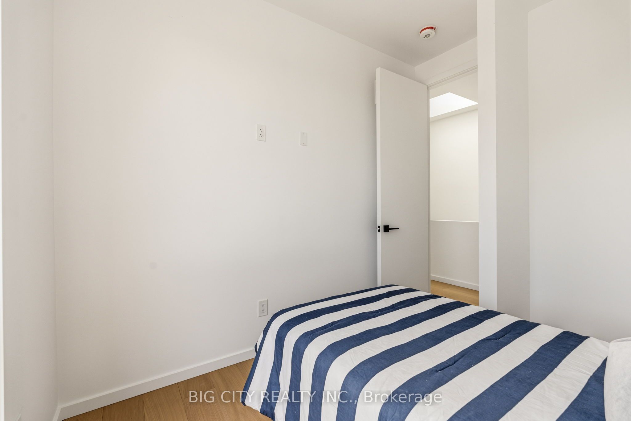 276 Lanor Avenue 3 Property Photo 29