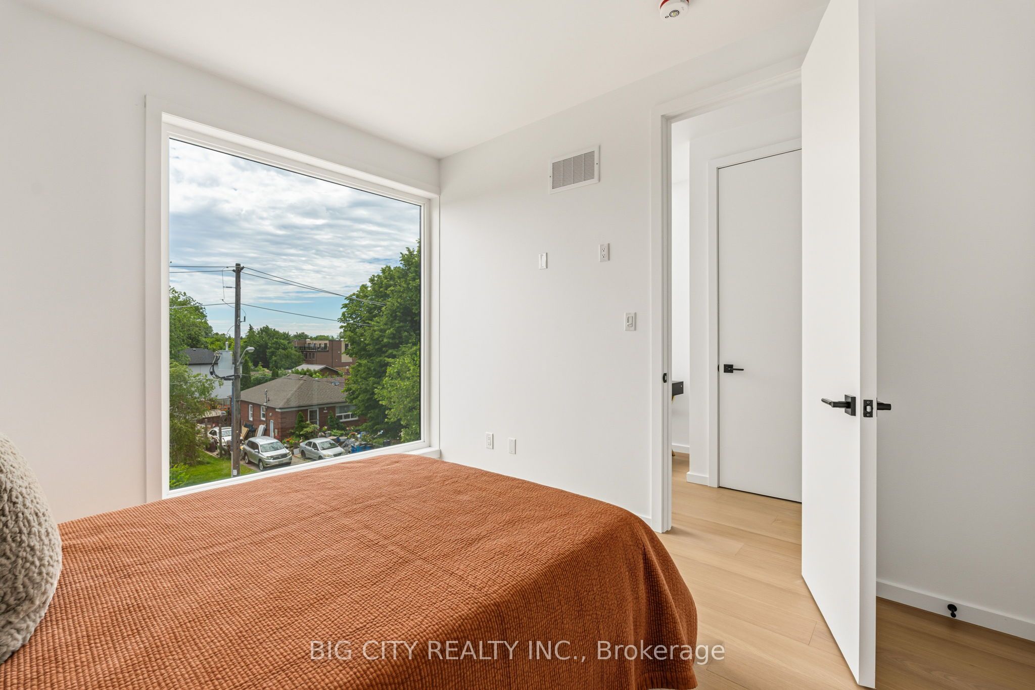 276 Lanor Avenue 3 Property Photo 31
