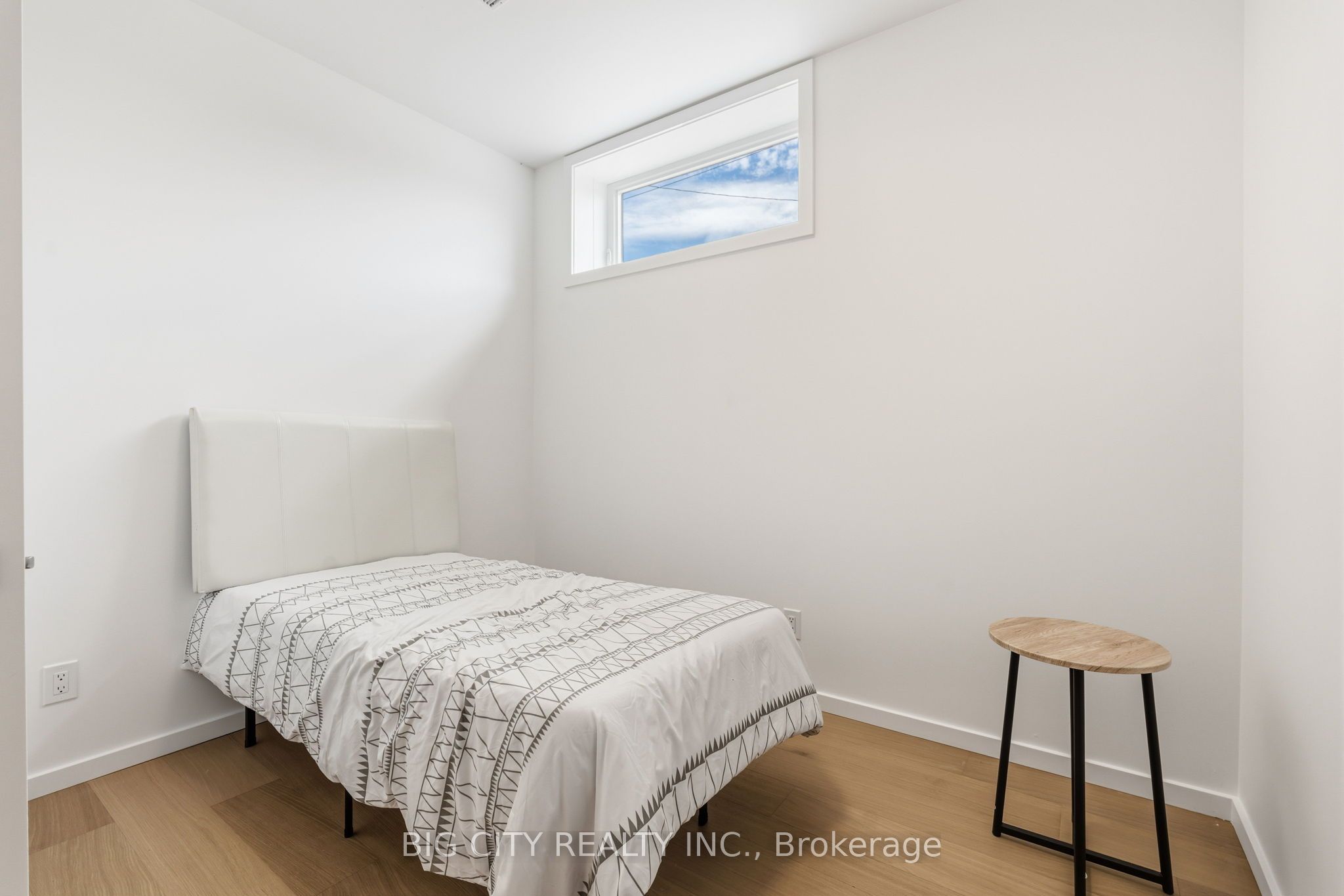 276 Lanor Avenue 1 Property Photo 27
