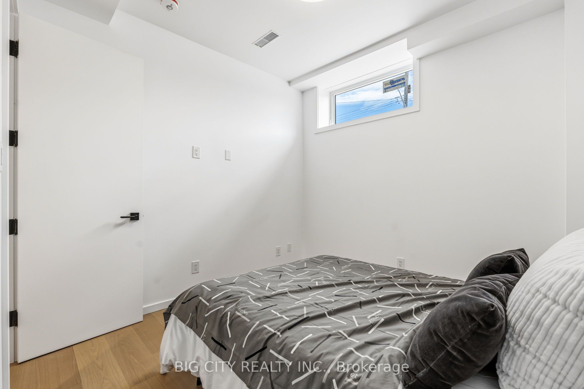 276 Lanor Avenue 1 Property Photo 31