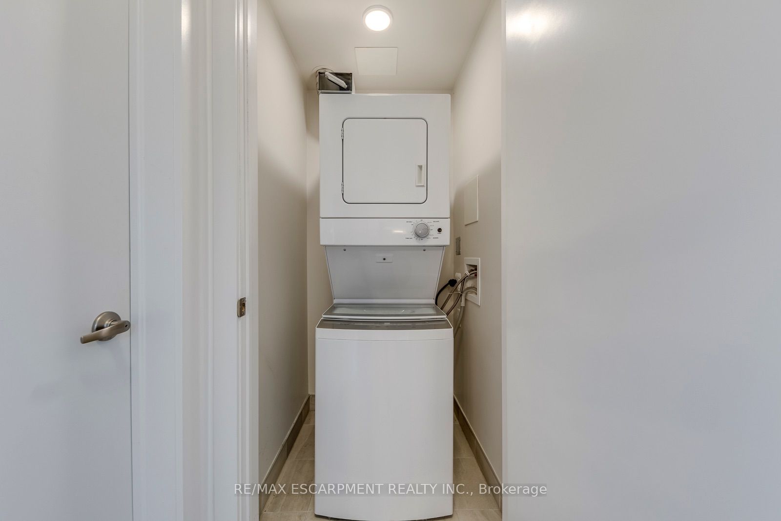 320 Plains Road E 303 Property Photo 30