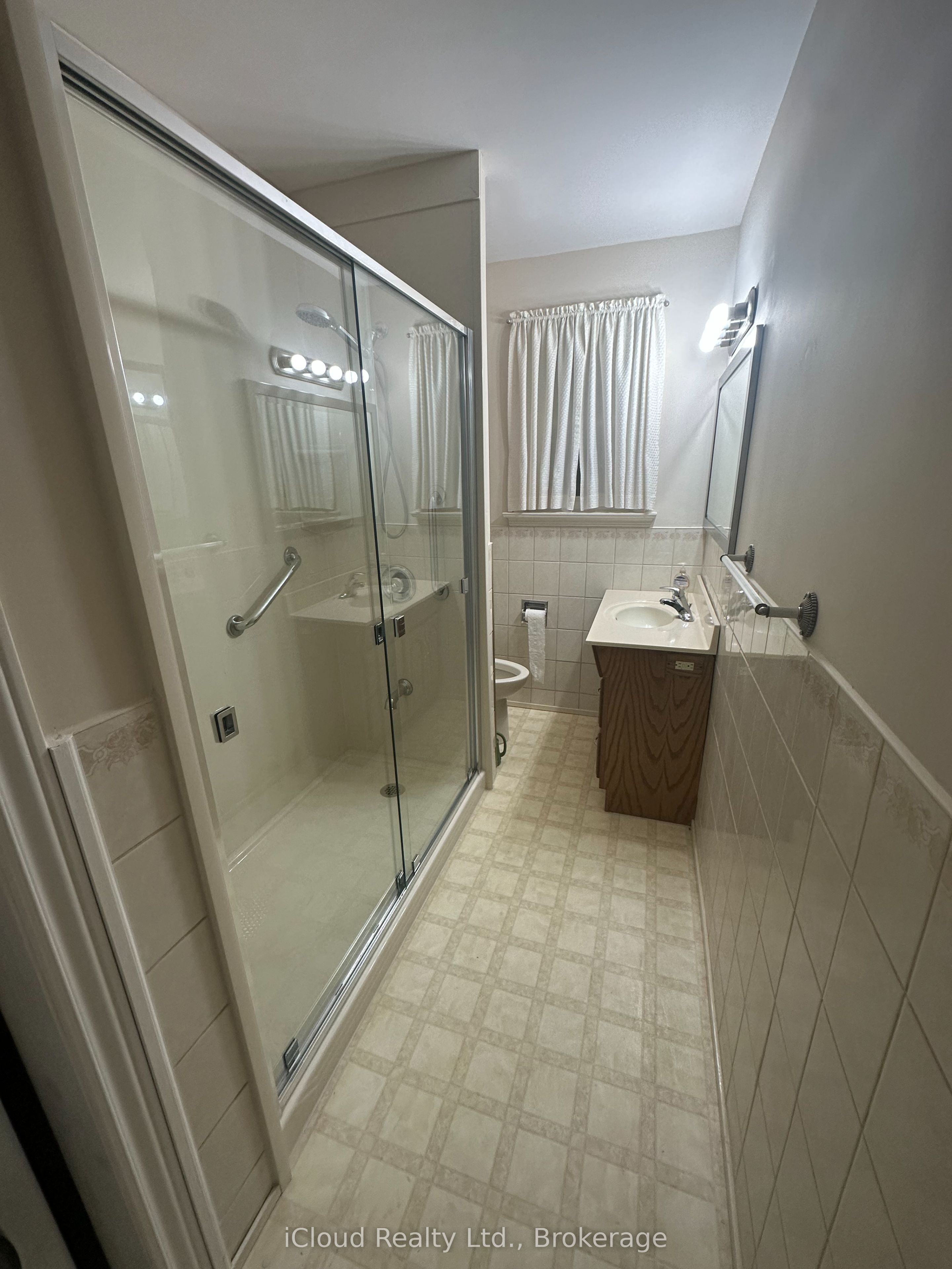 17 Sora Drive Main Property Photo 19